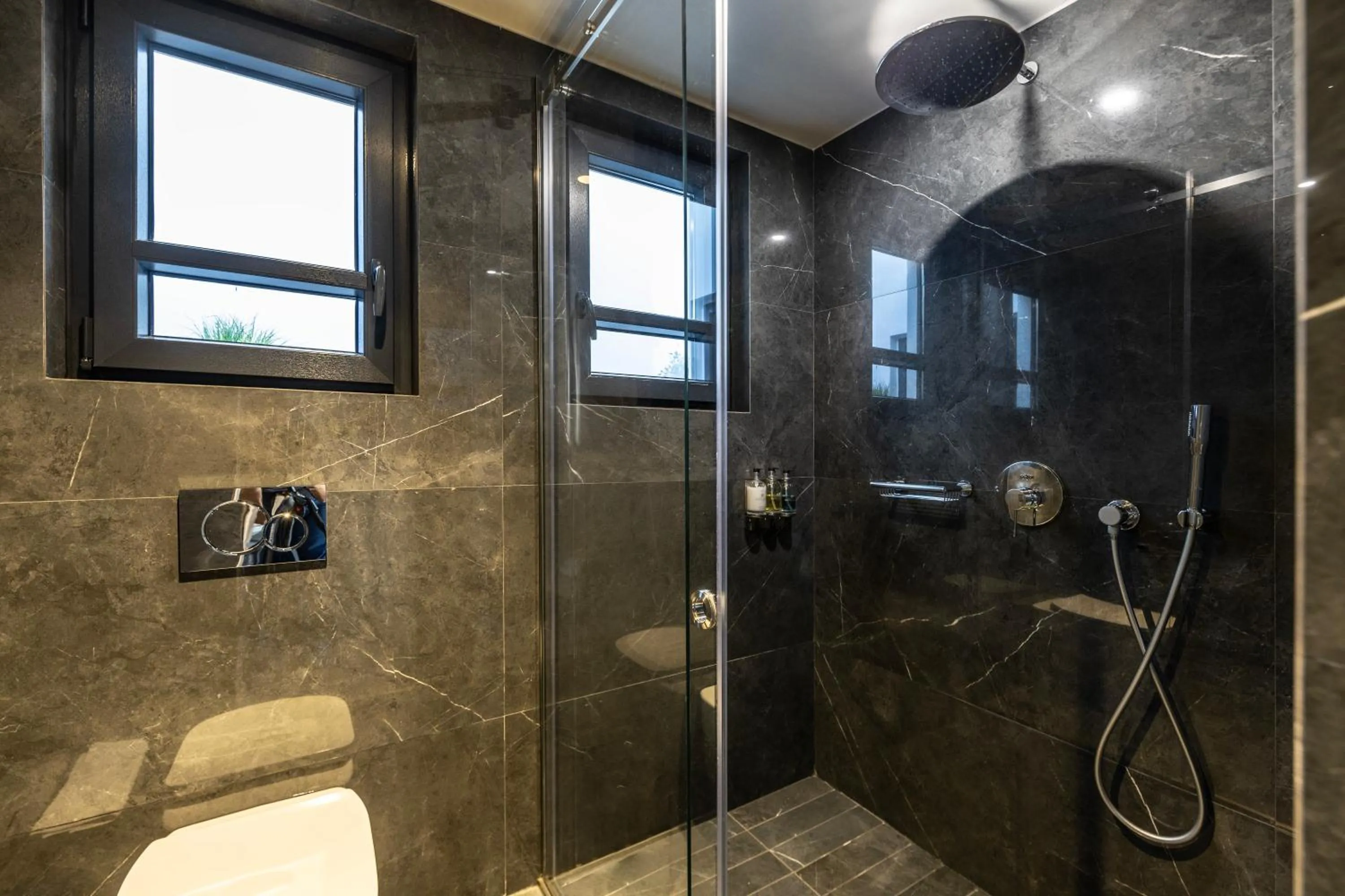 Shower in Oniro City