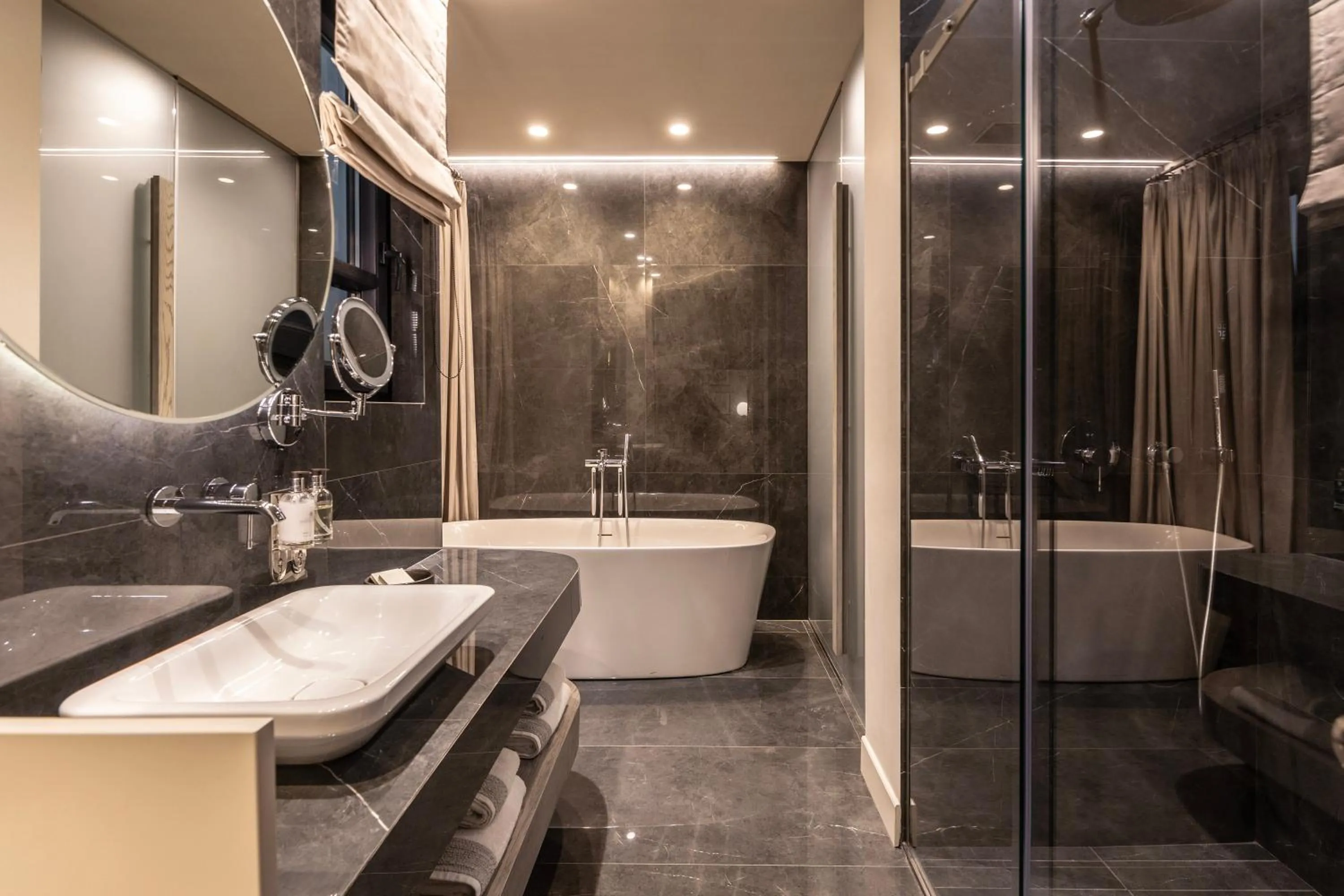 Bathroom in Oniro City