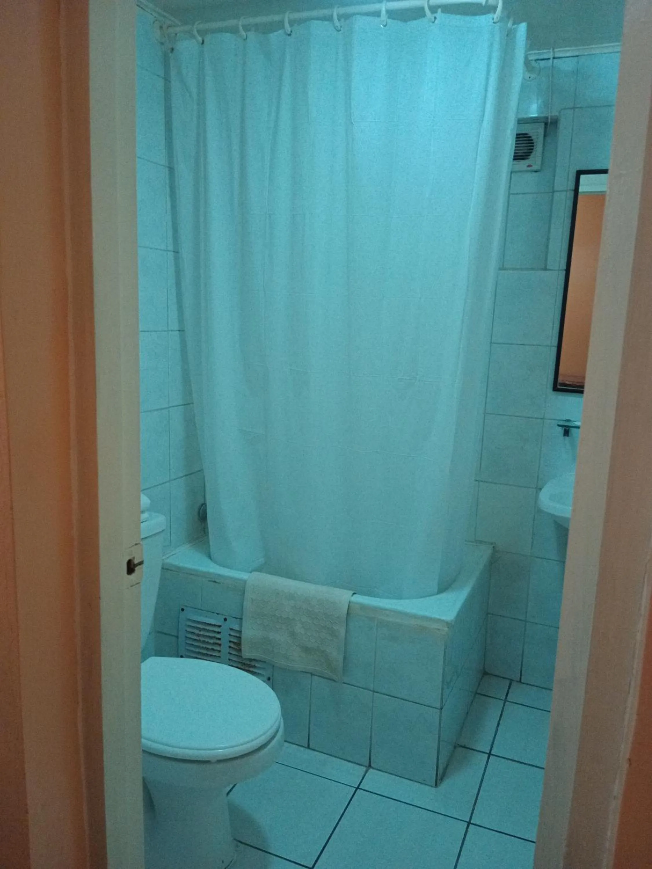 Shower in Aquamarina Apart Hotel