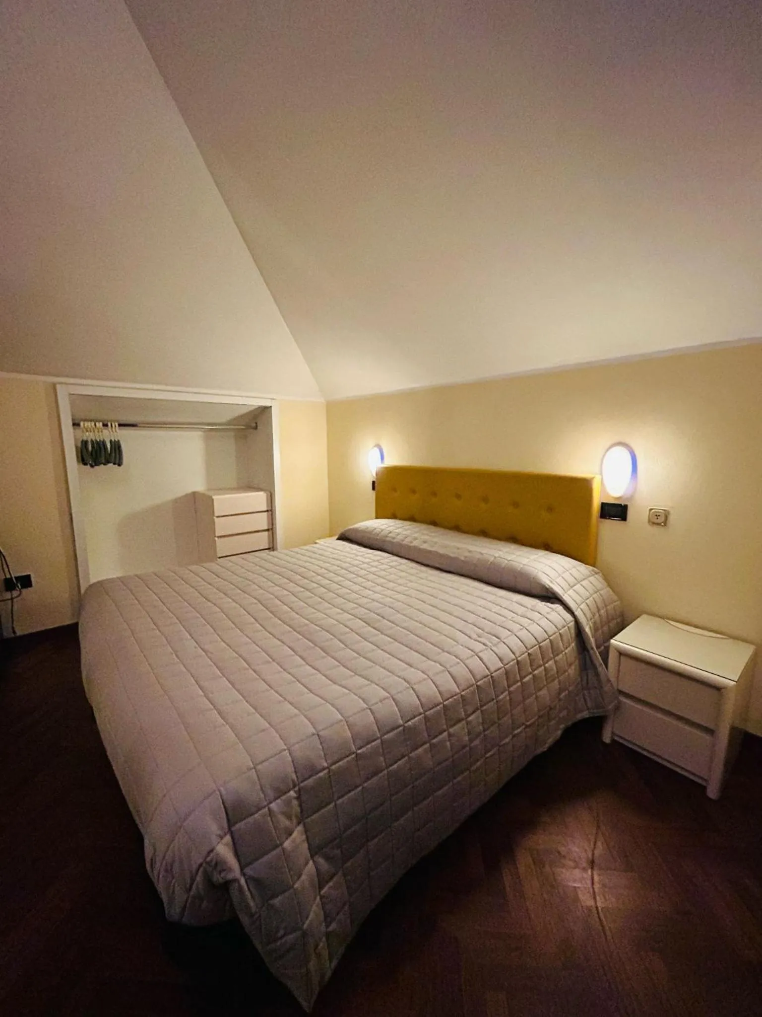 Bedroom, Bed in Hotel Milano