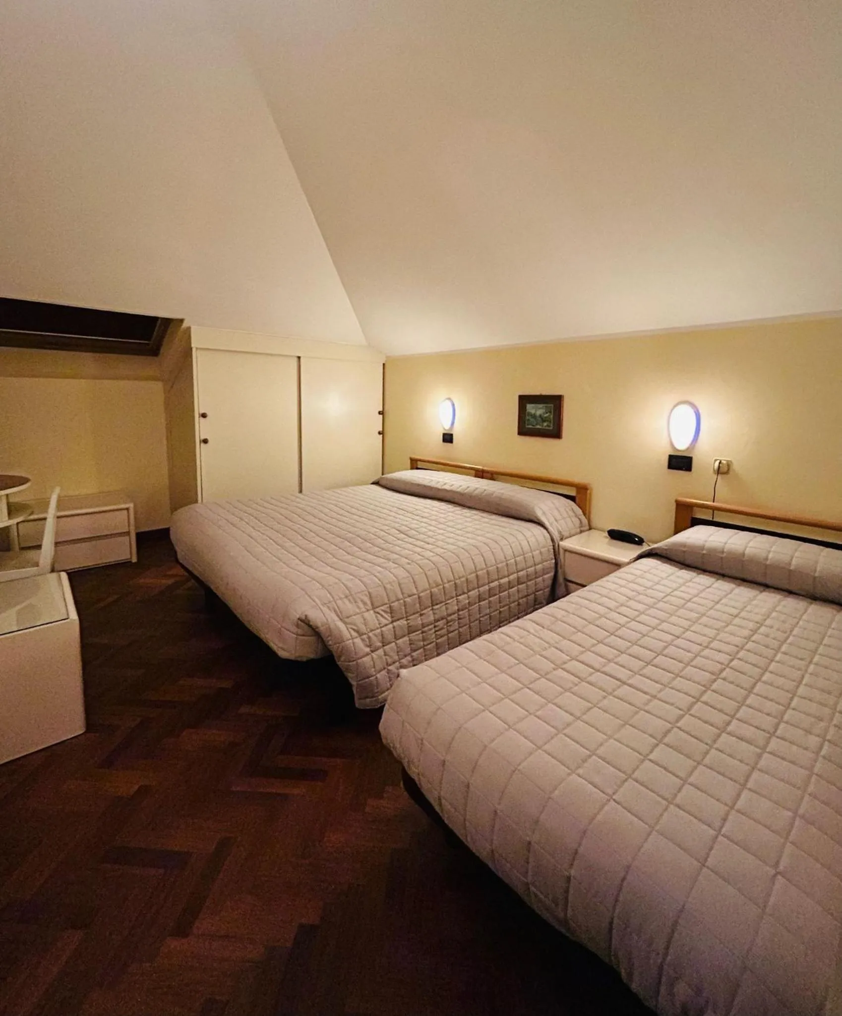 Bedroom, Bed in Hotel Milano