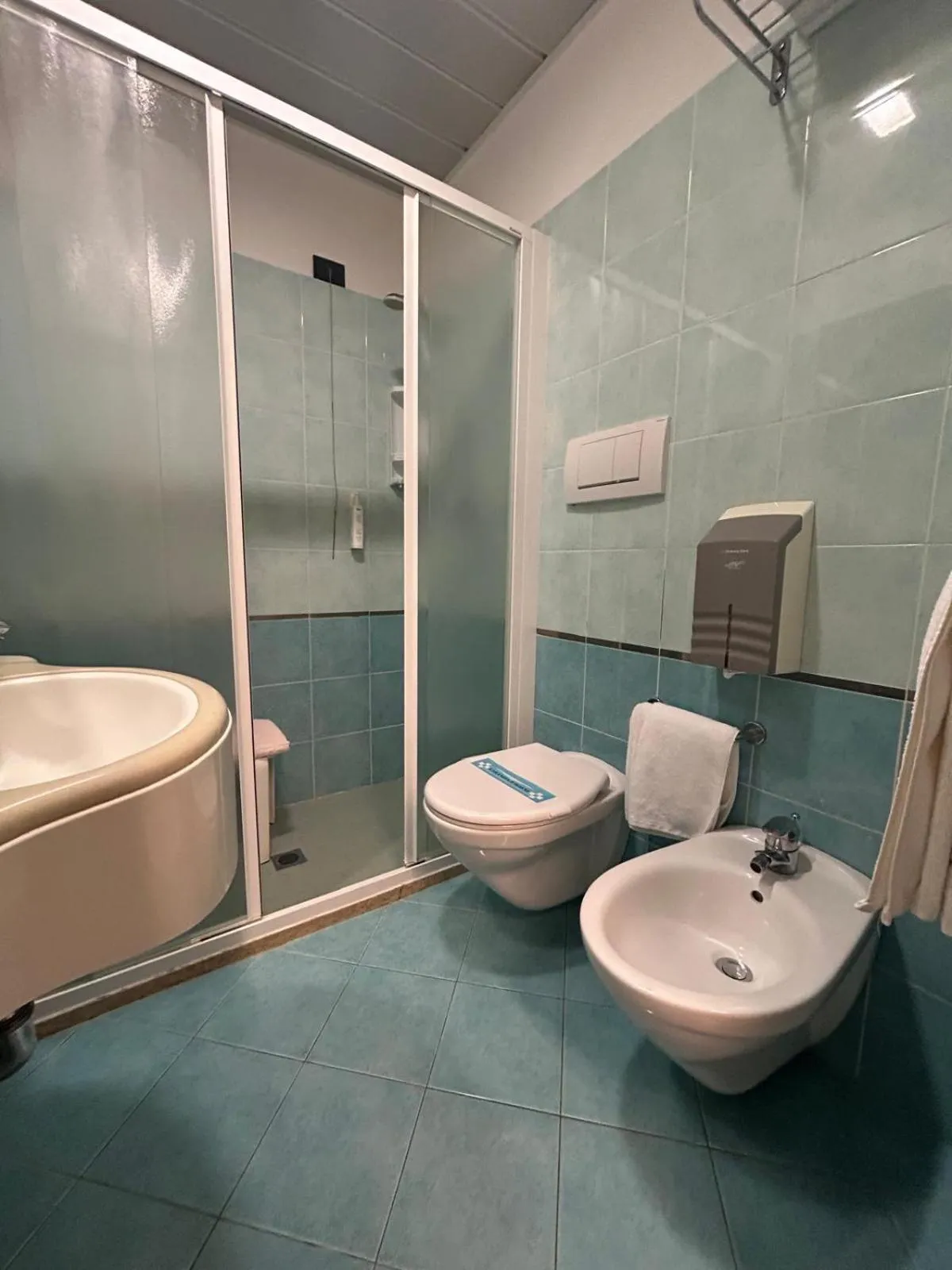 Shower in Hotel Milano