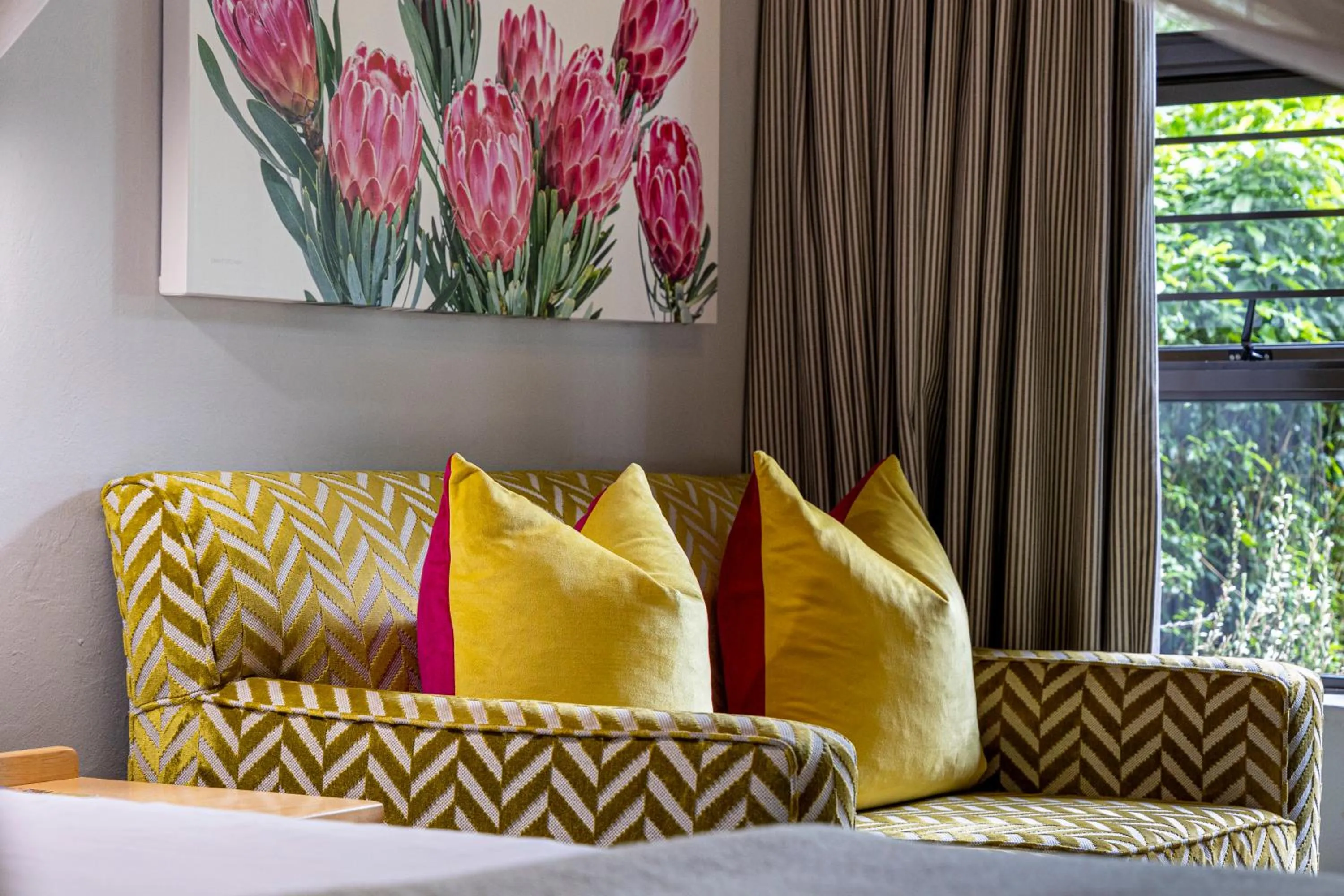 Seating area in Cavern Resort & Spa