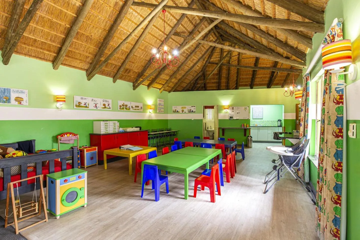 Restaurant/places to eat in Cavern Resort & Spa