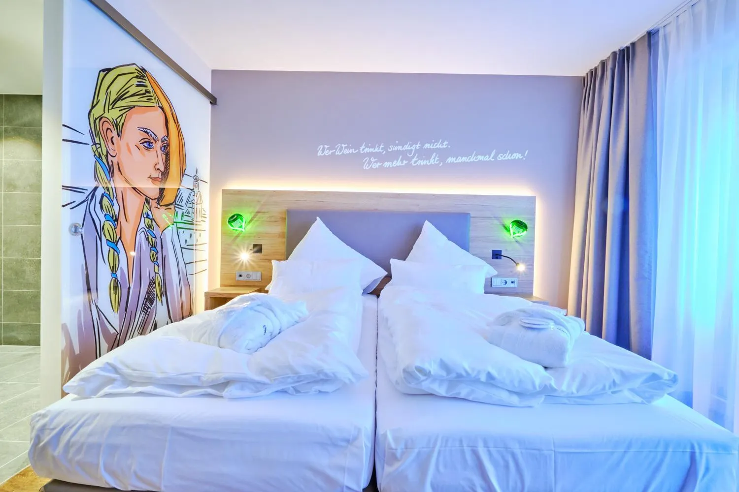 Bedroom, Bed in Sonnenhotel Weingut Römmert Spa und Wellness