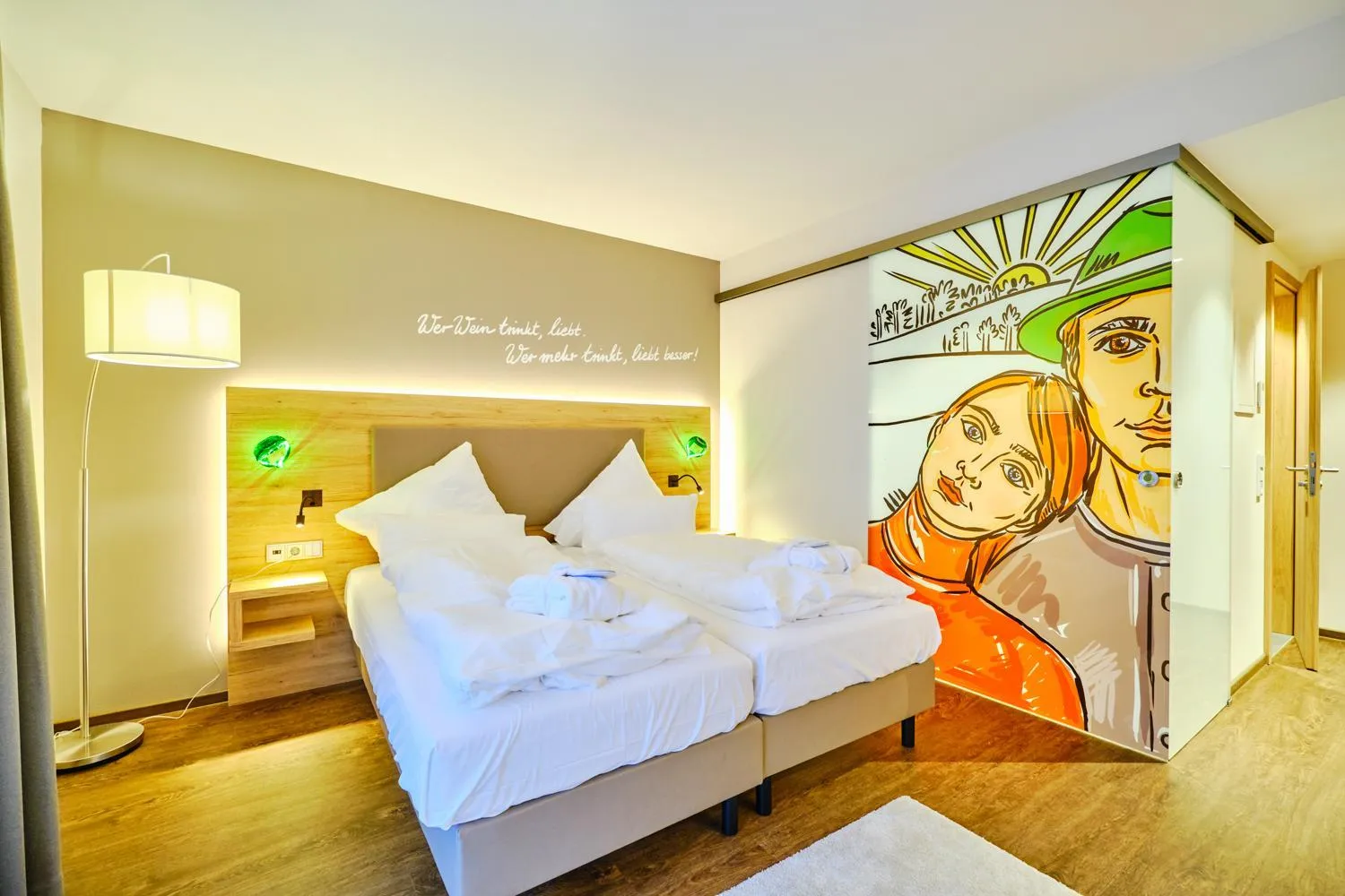 Photo of the whole room, Bed in Sonnenhotel Weingut Römmert Spa und Wellness