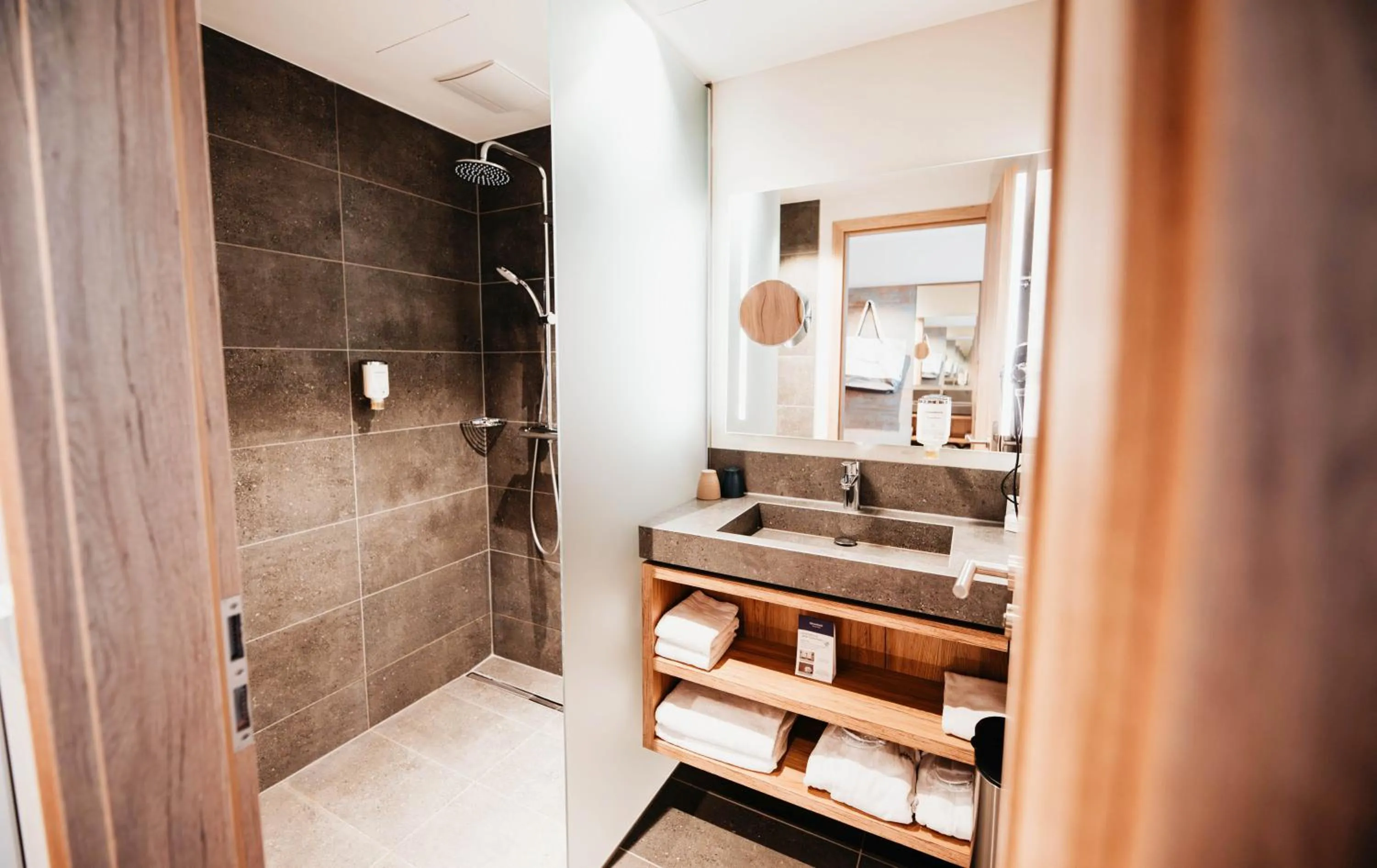 Bathroom in Sonnenhotel Weingut Römmert Spa und Wellness