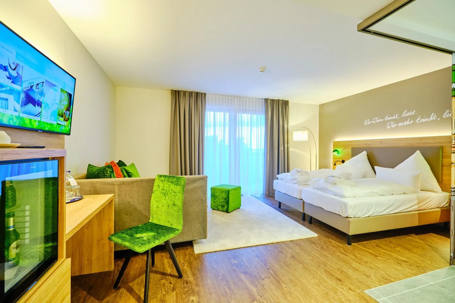 Photo of the whole room, Bed in Sonnenhotel Weingut Römmert Spa und Wellness