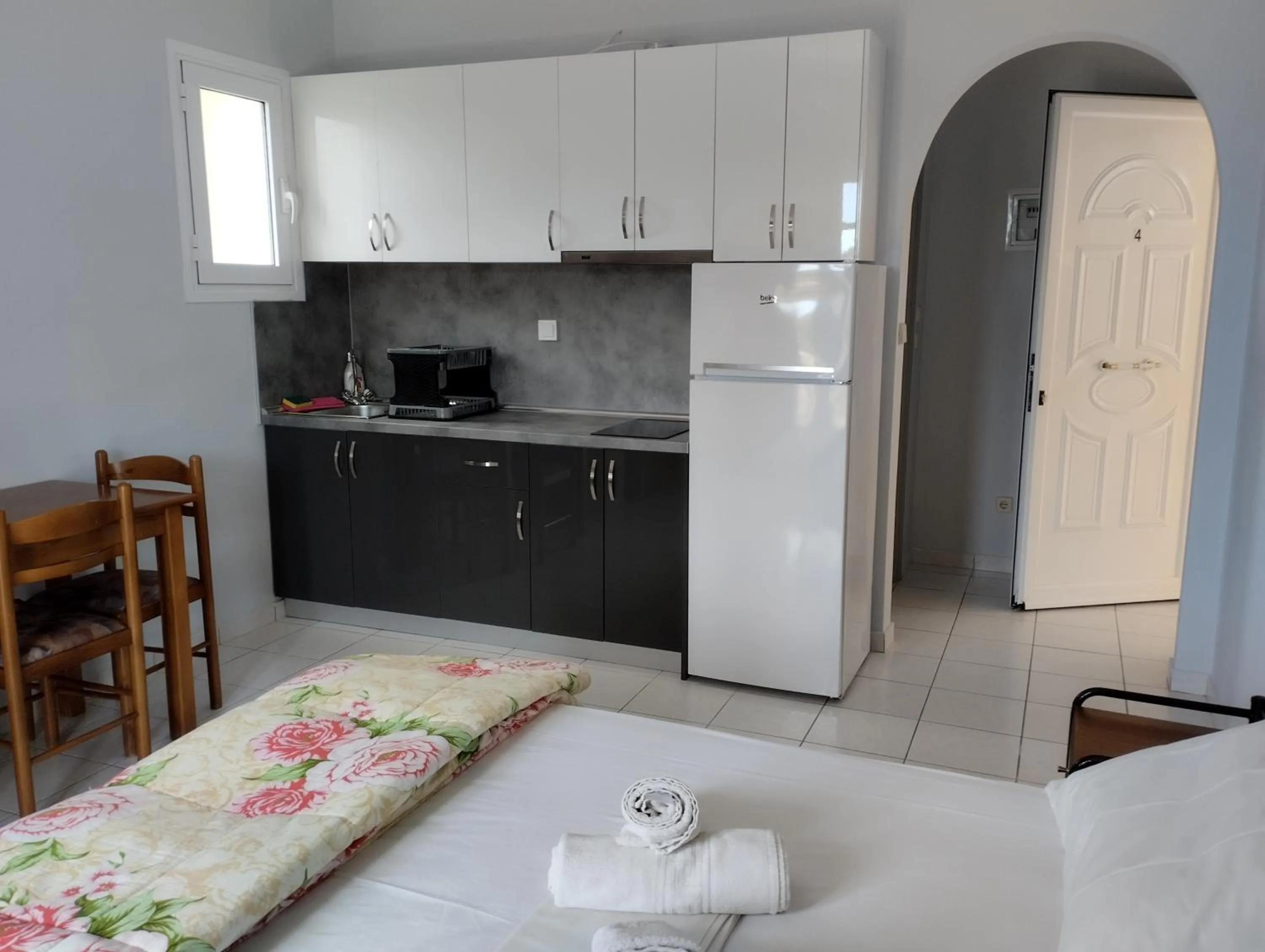 Kitchen or kitchenette, Bed in Asteras Studios
