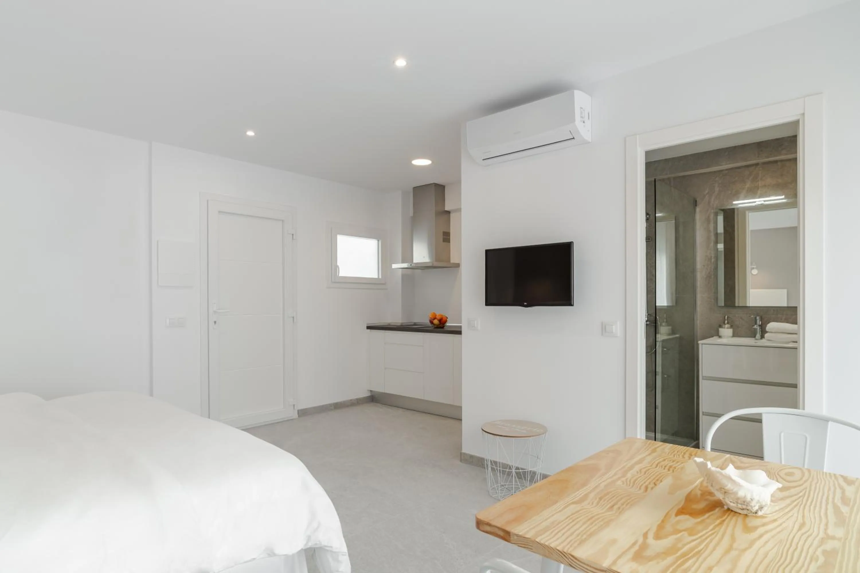 Photo of the whole room, Bed in INNER Kompas Palmanova "Adults Only"