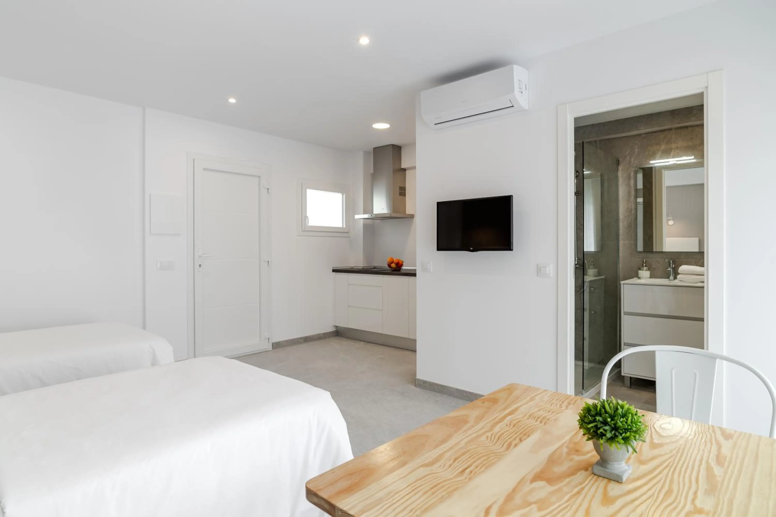 Photo of the whole room, Bed in INNER Kompas Palmanova "Adults Only"