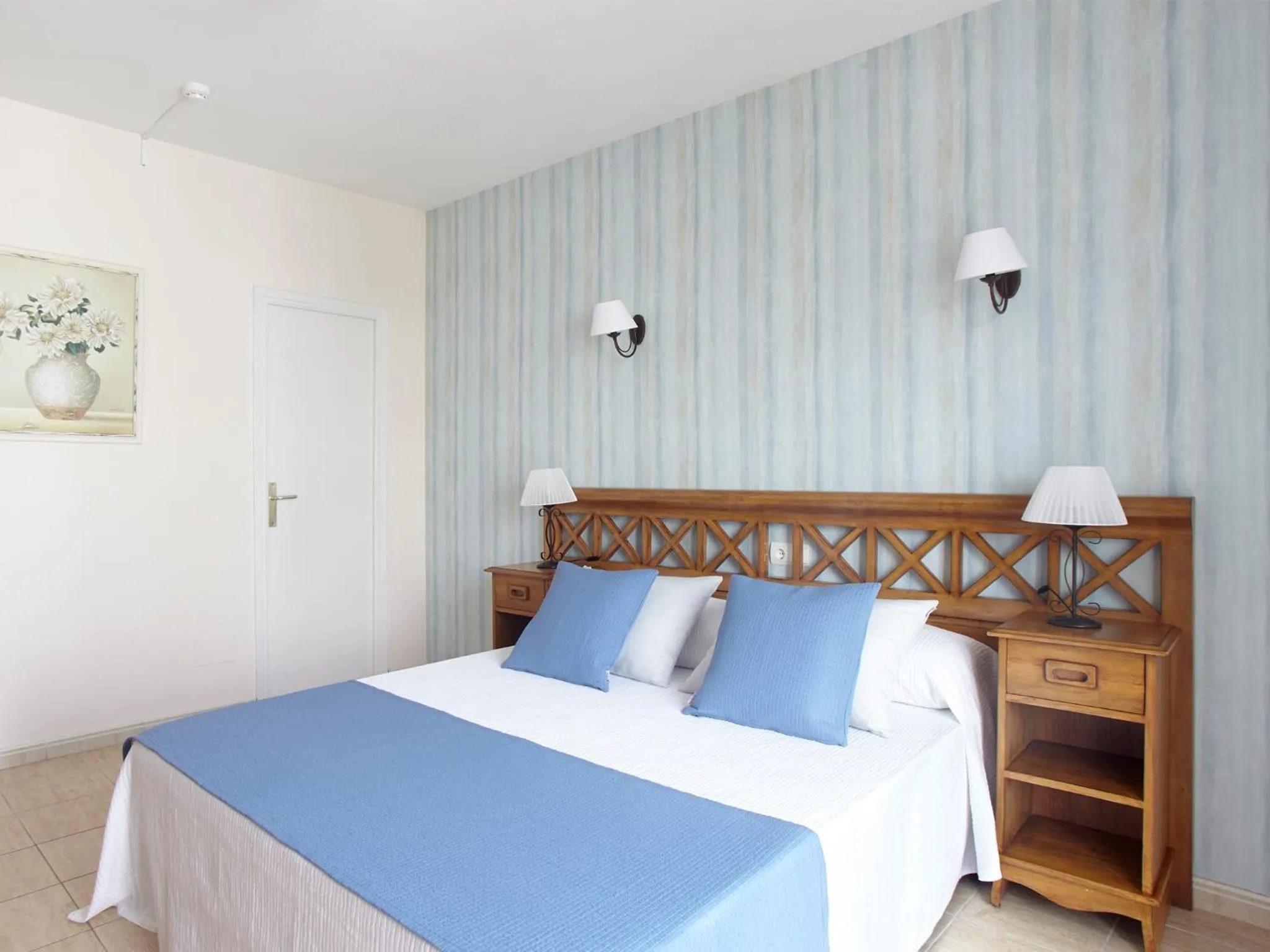 Bed in Hostal Mar y Huerta