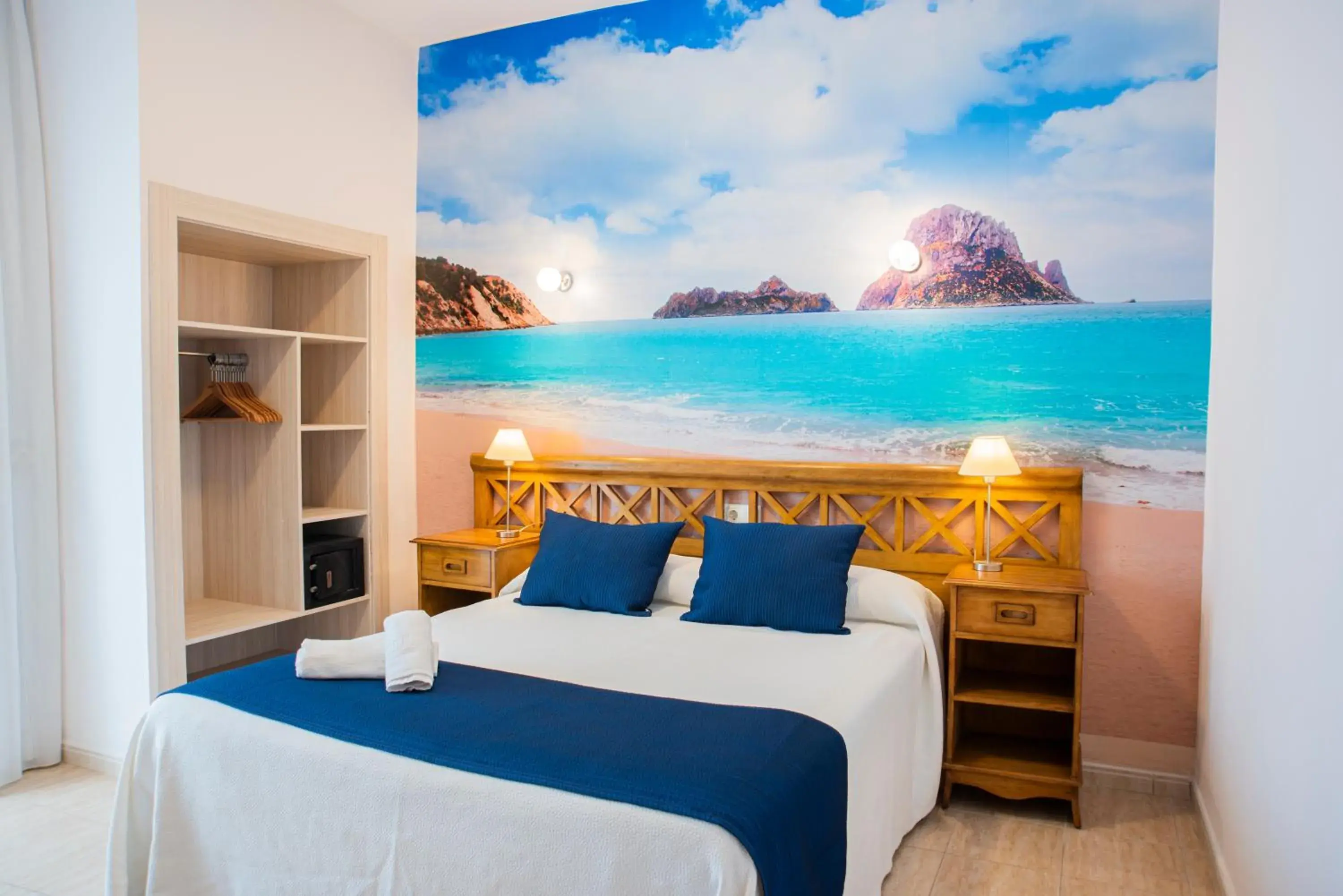 Double or Twin Room in Hostal Mar y Huerta Double or Twin Room in Hostal Mar y Huerta