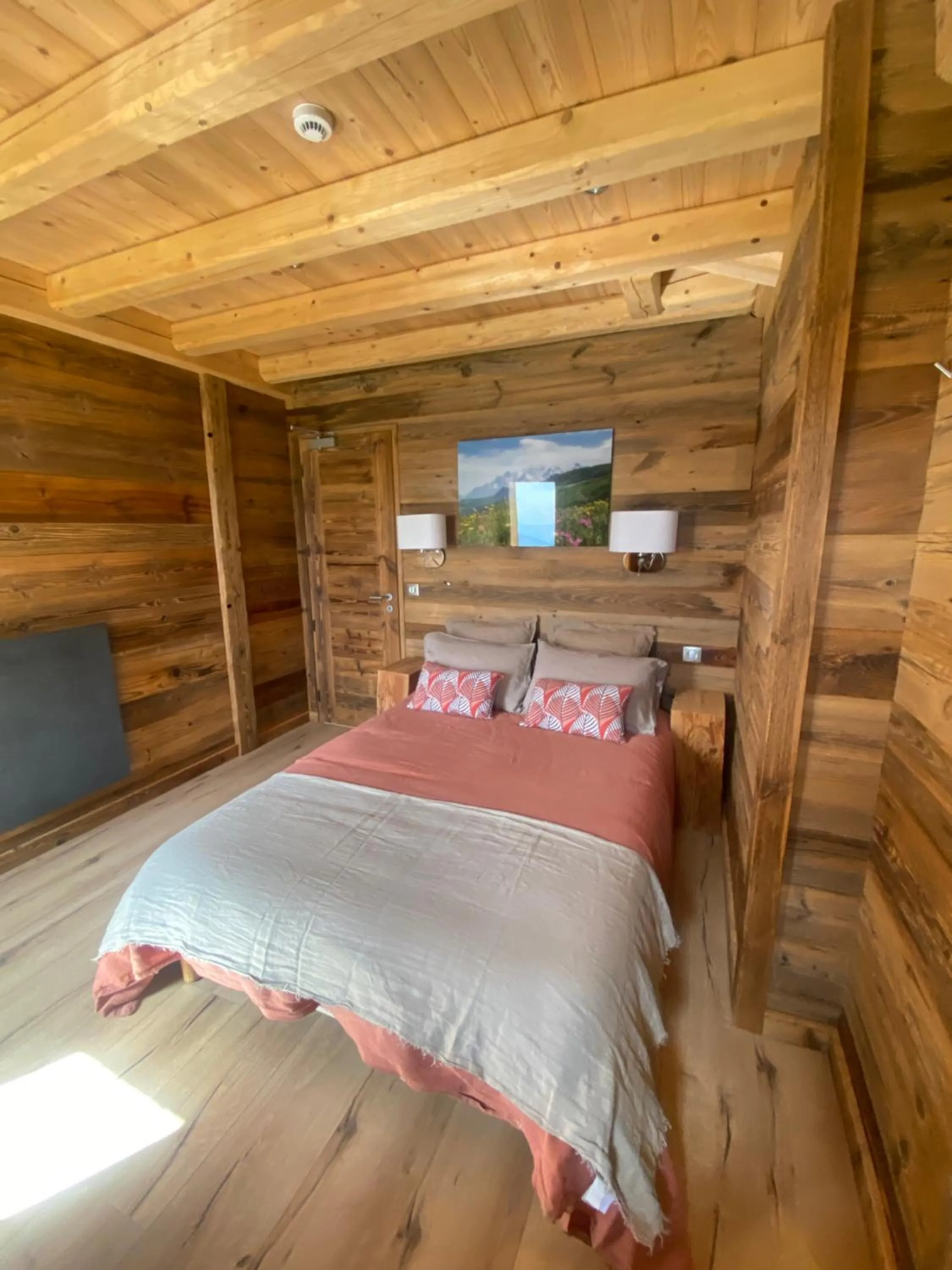 Bed in Chambres et Tables d'Hôtes Le Choton à Nono - Col du Joly Beaufortain