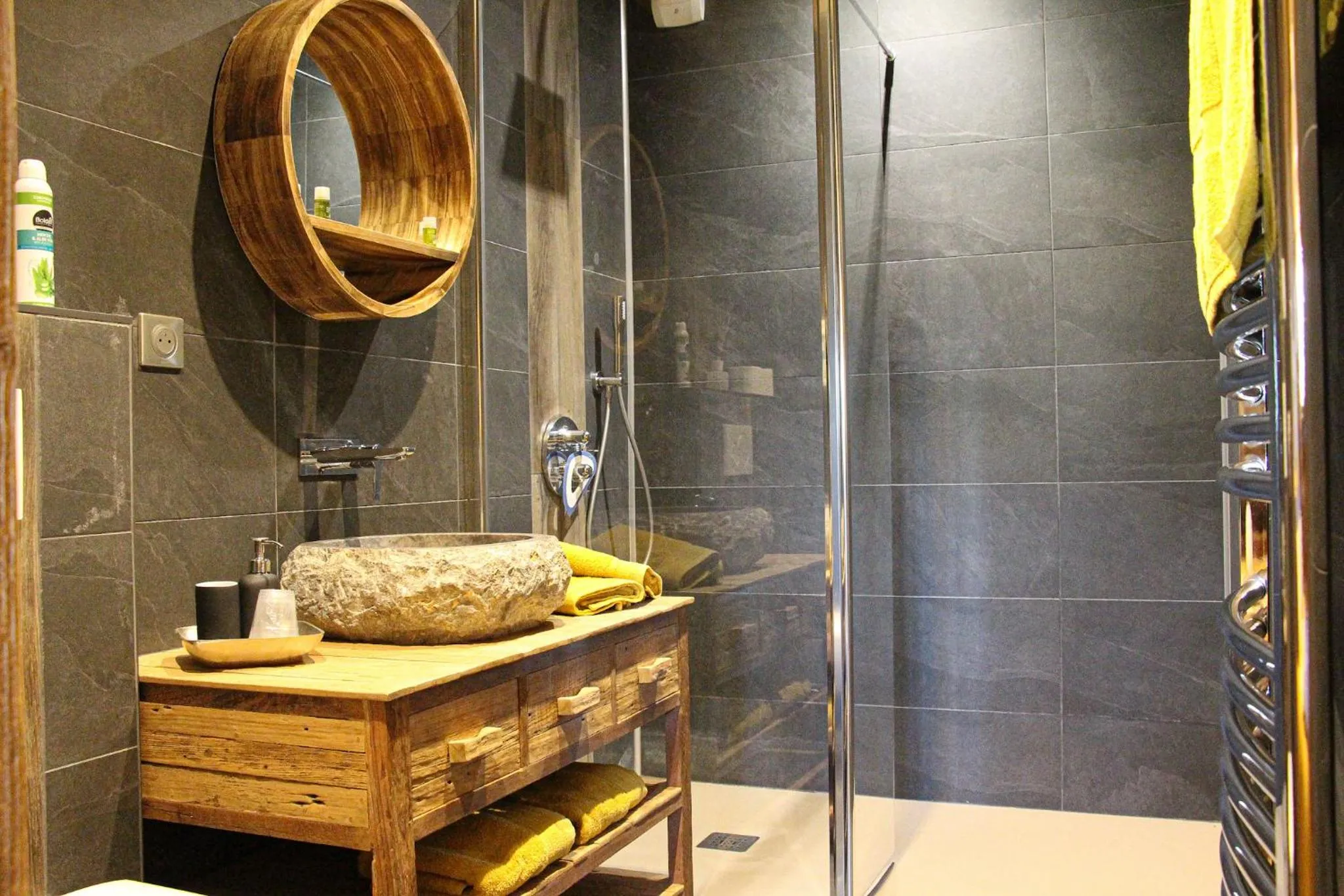 Bathroom in Chambres et Tables d'Hôtes Le Choton à Nono - Col du Joly Beaufortain
