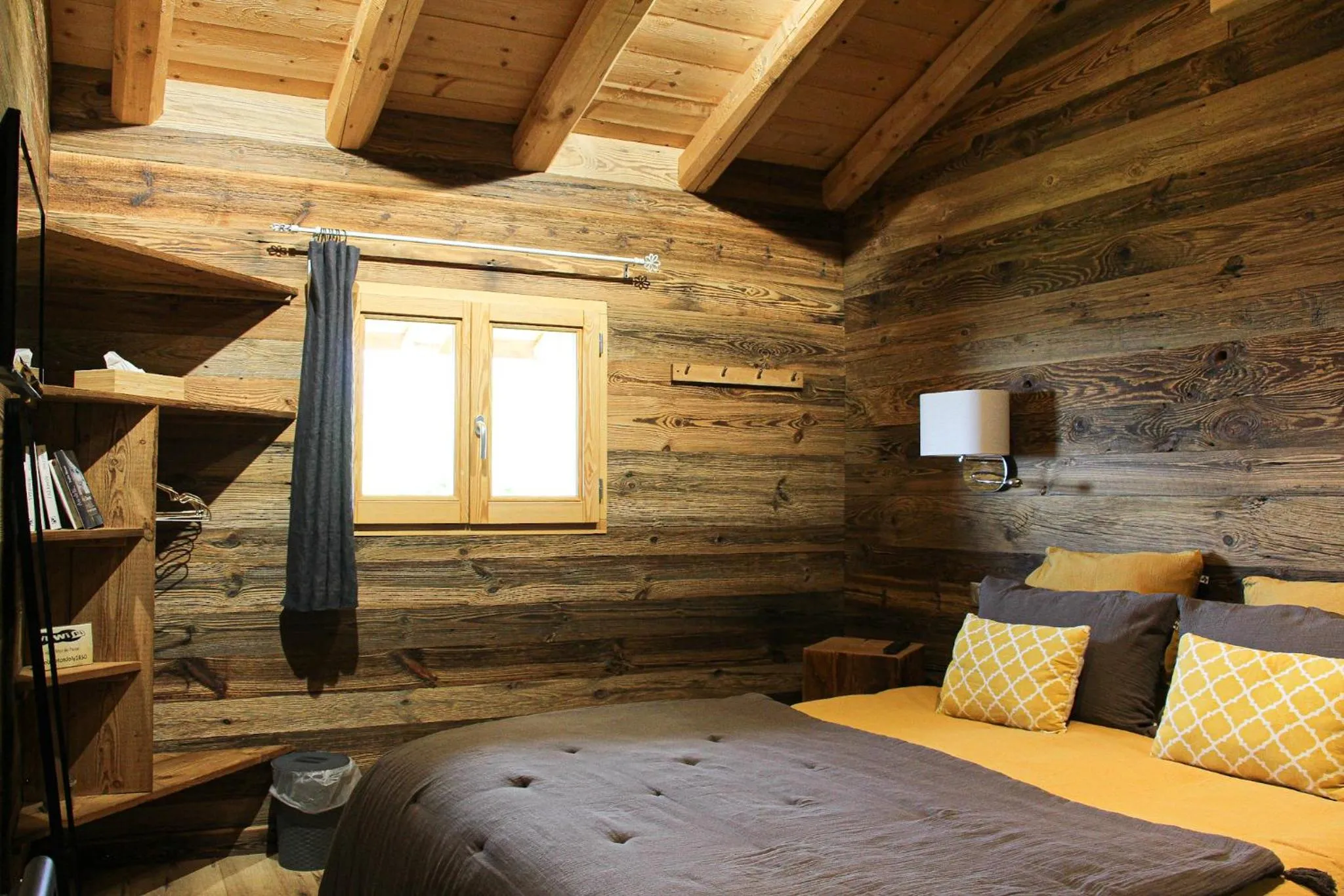 Bed in Chambres et Tables d'Hôtes Le Choton à Nono - Col du Joly Beaufortain