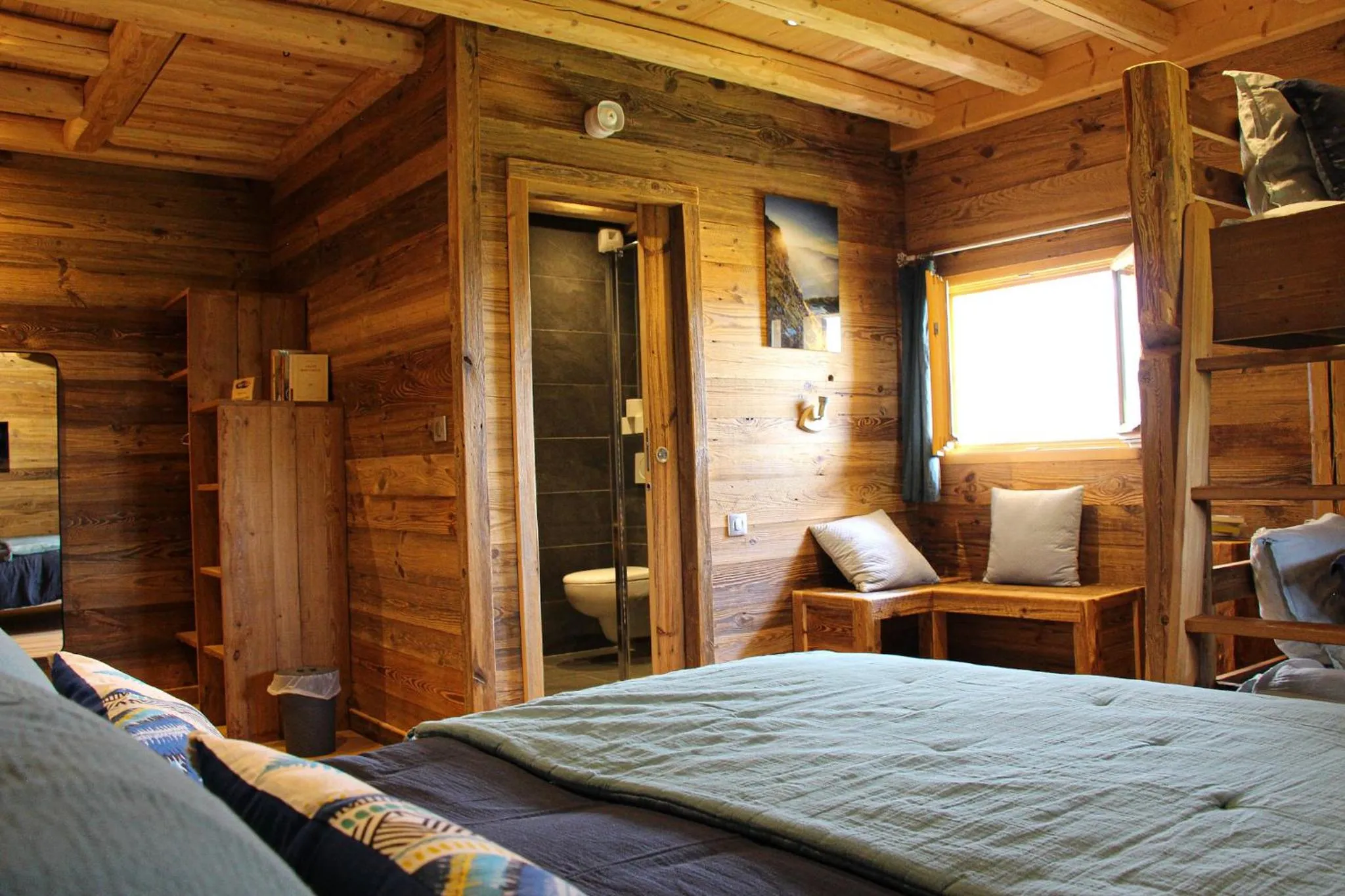 Bed in Chambres et Tables d'Hôtes Le Choton à Nono - Col du Joly Beaufortain