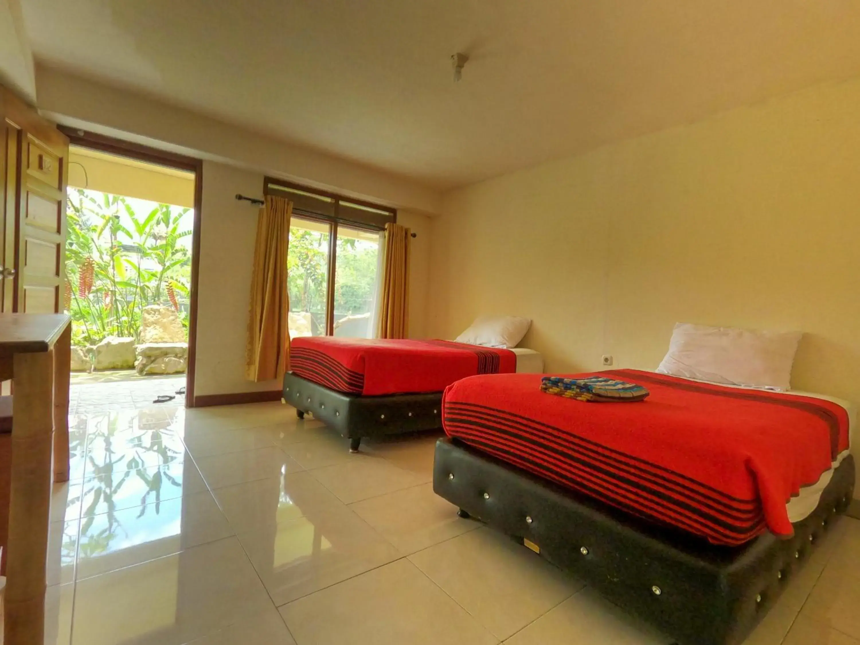 Standard Twin Room in PIAS POPPIES HOTEL Standard Twin Room in PIAS POPPIES HOTEL