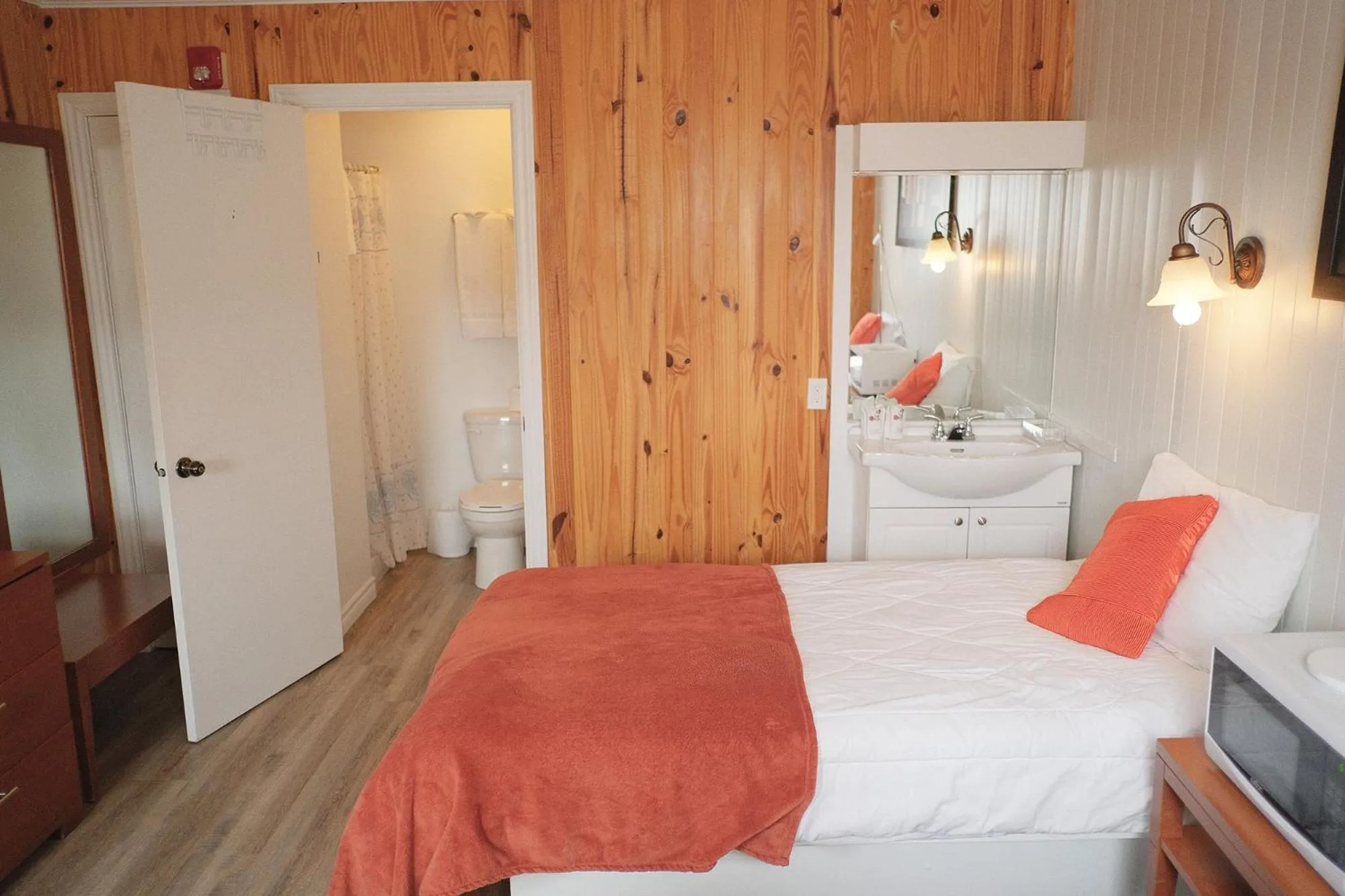 Bed in Auberge St-Tite-des-Caps