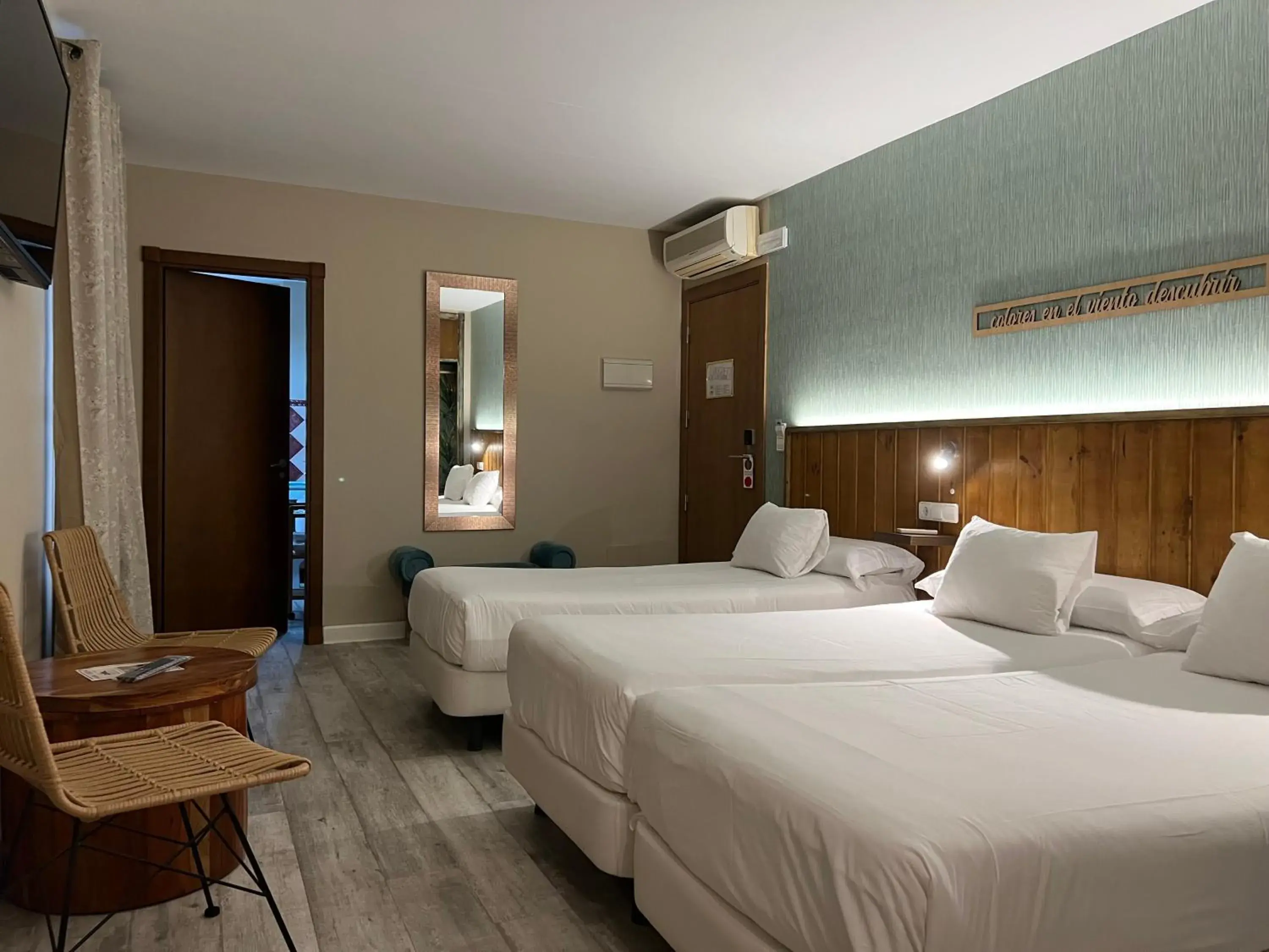 Triple Room in Alameda Hostal Boutique Triple Room in Alameda Hostal Boutique