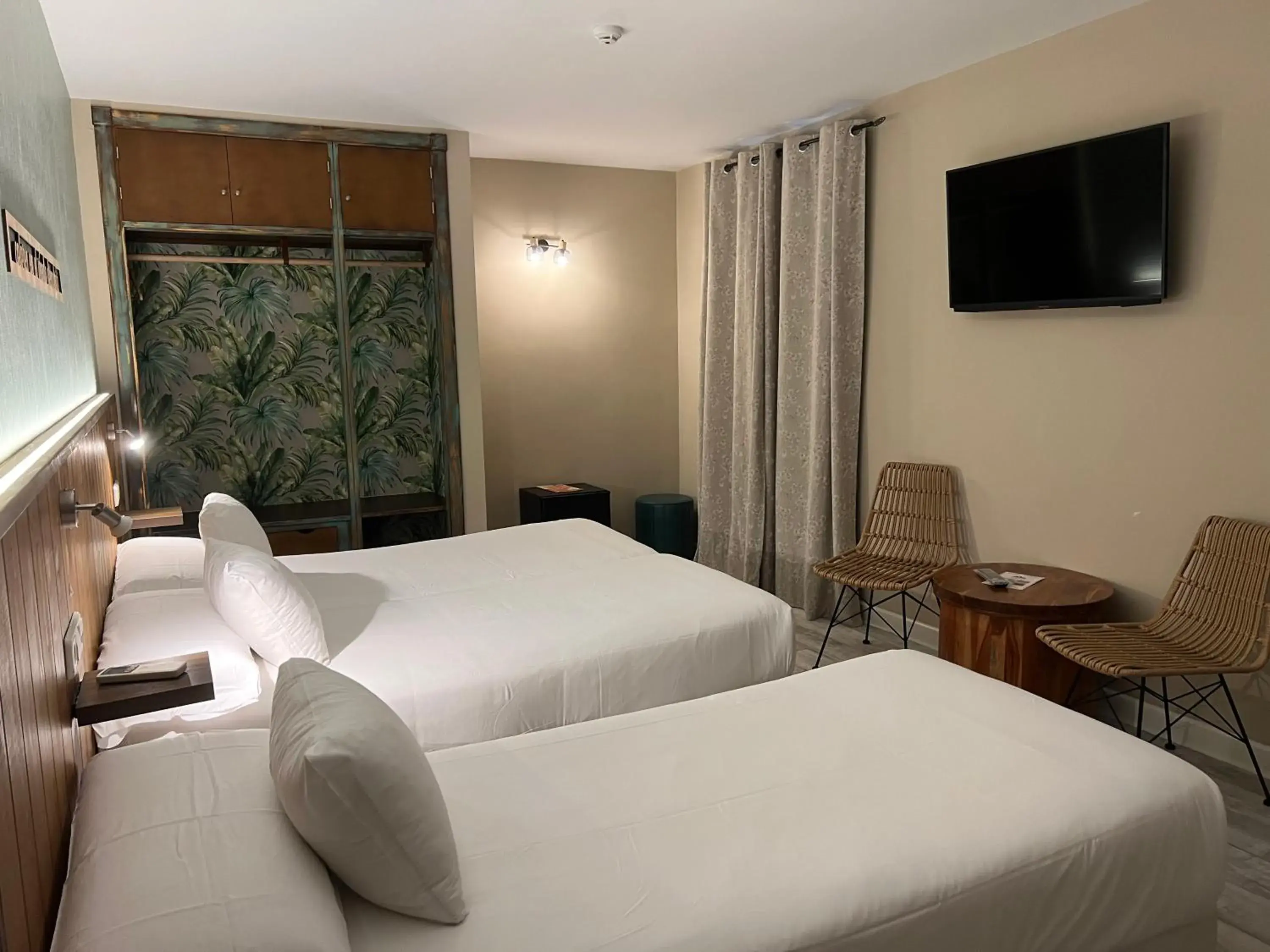 Triple Room in Alameda Hostal Boutique Triple Room in Alameda Hostal Boutique