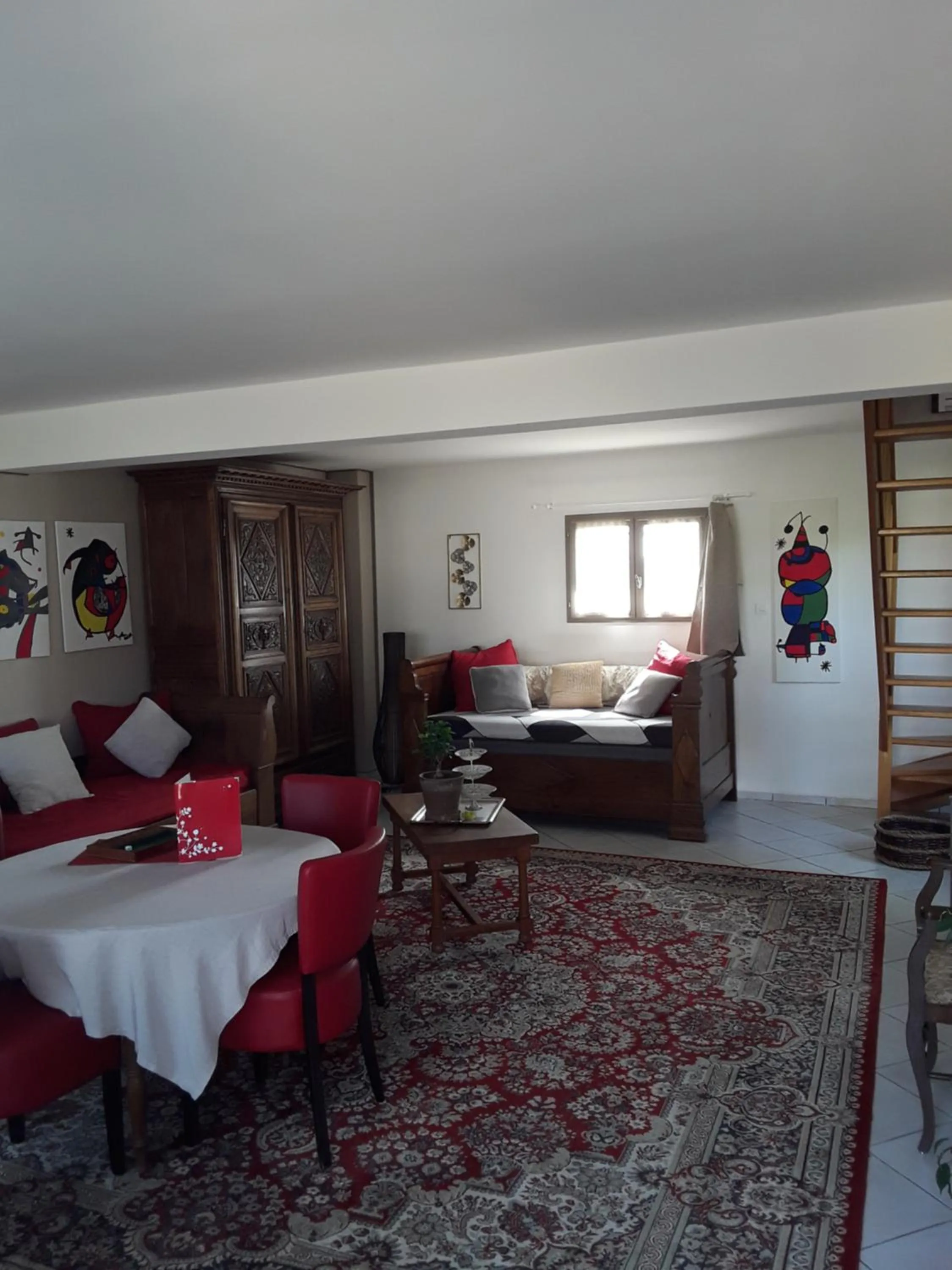 Living room, Bed in La Belvinière Chambres et table d'hôtes