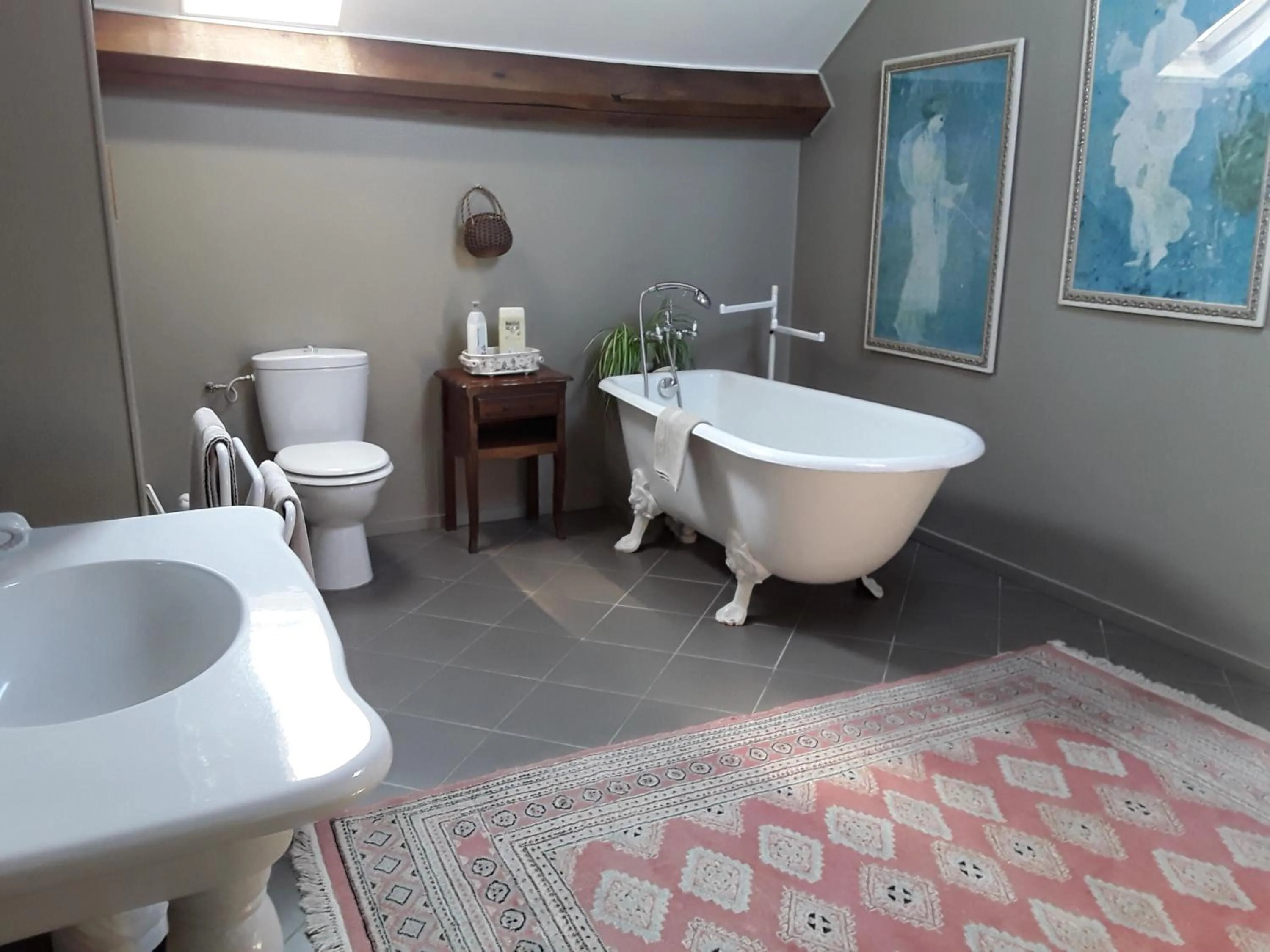 Bathroom in La Belvinière Chambres et table d'hôtes