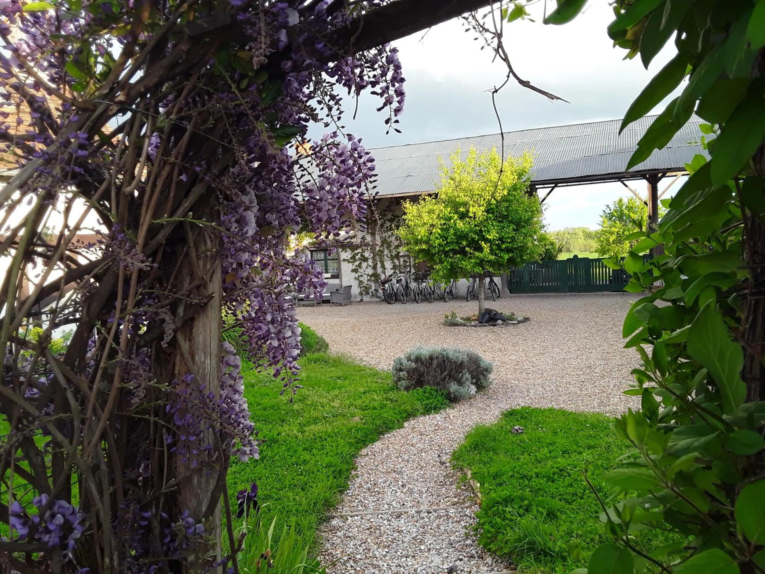 Spring in La Belvinière Chambres et table d'hôtes