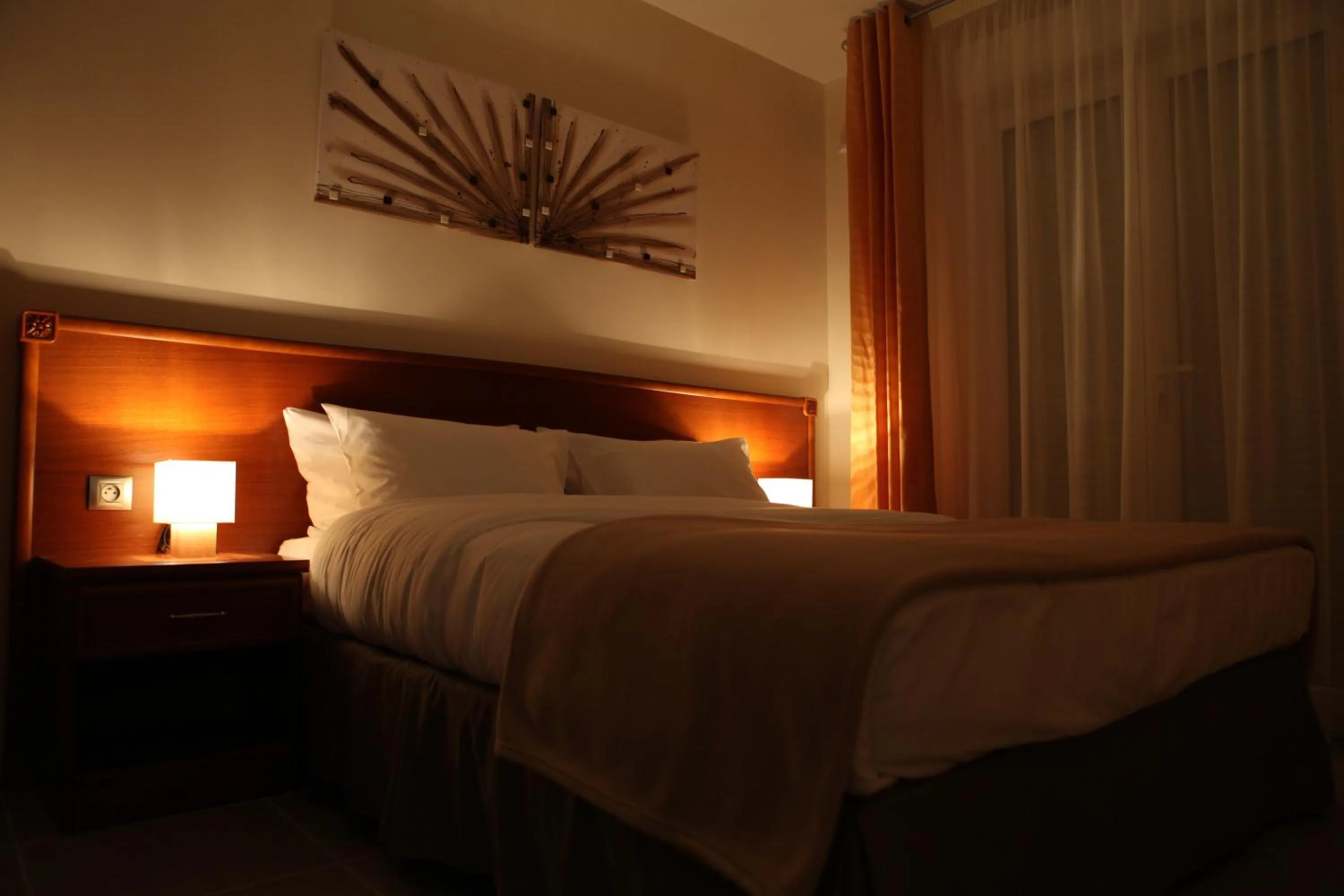 Bedroom, Bed in The Originals Boutique, Hotel l'Occitan, Aubagne