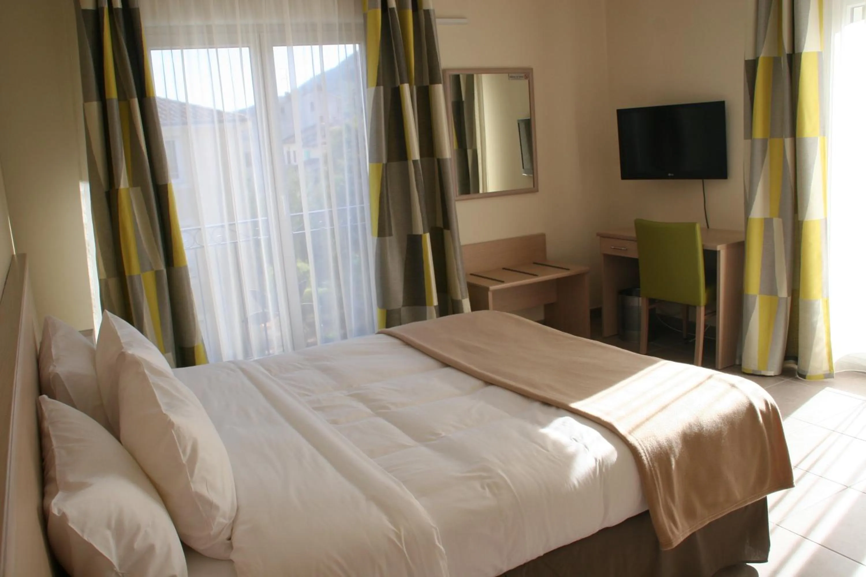 View (from property/room), Bed in The Originals Boutique, Hotel l'Occitan, Aubagne