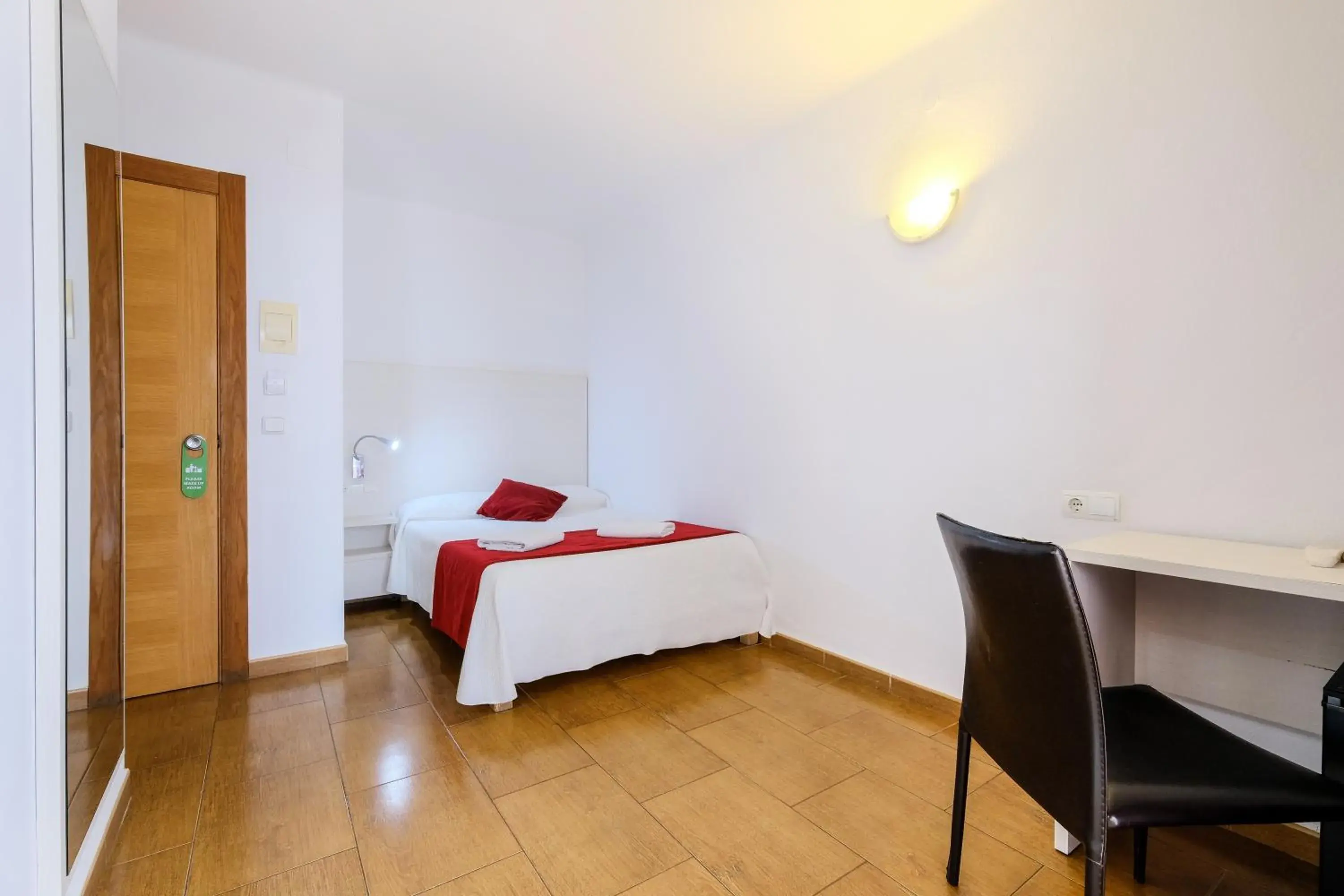 Decorative detail, Bed in azuLine Hostal Marino Decorative detail, Bed in azuLine Hostal Marino