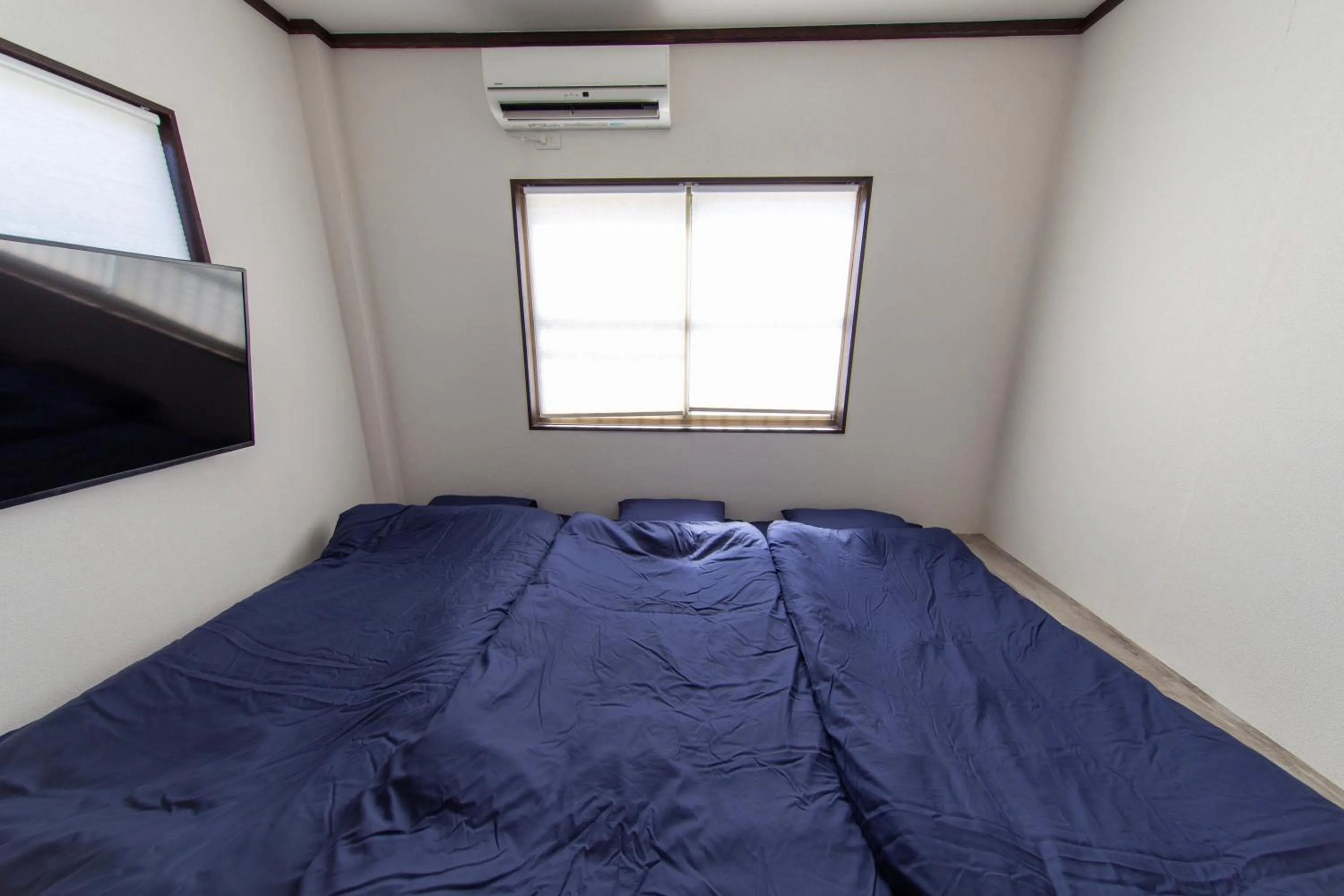 Bed in Guest House GORILLA!