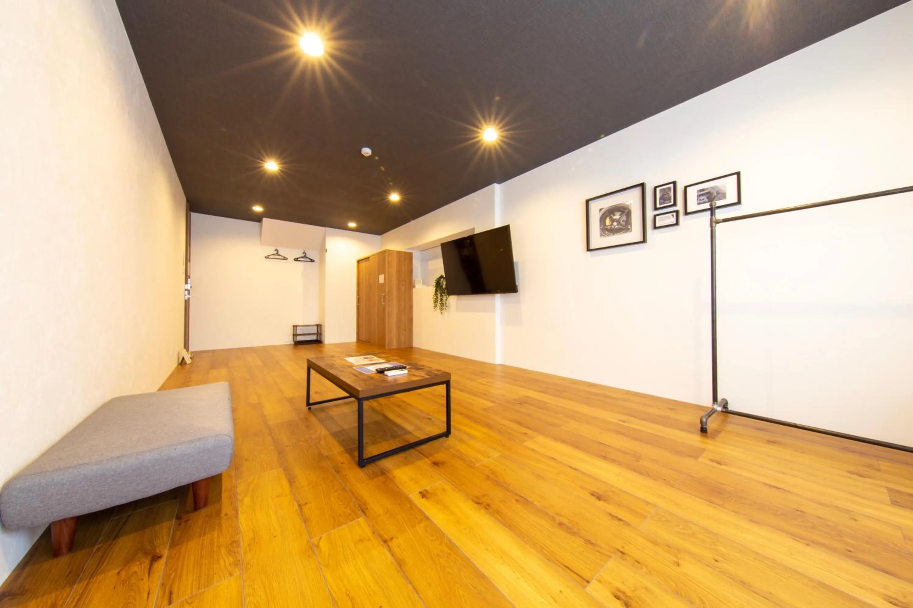 Guest House GORILLA!