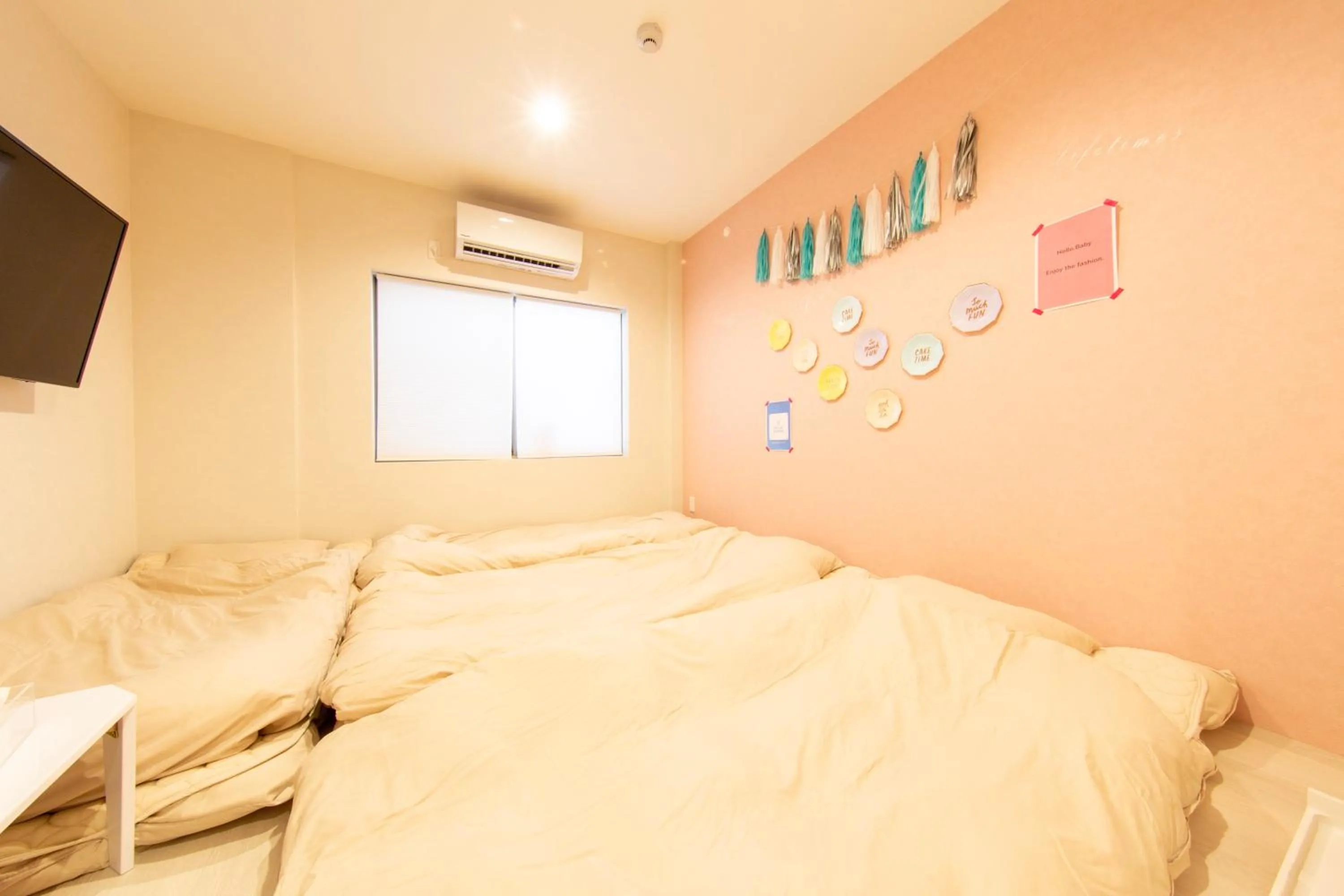 Bed in Guest House GORILLA!