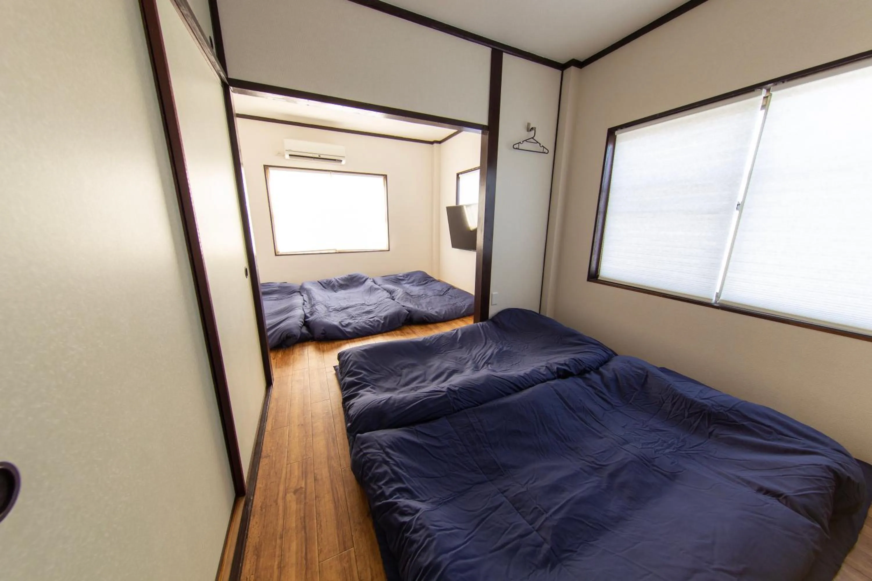 Bed in Guest House GORILLA!