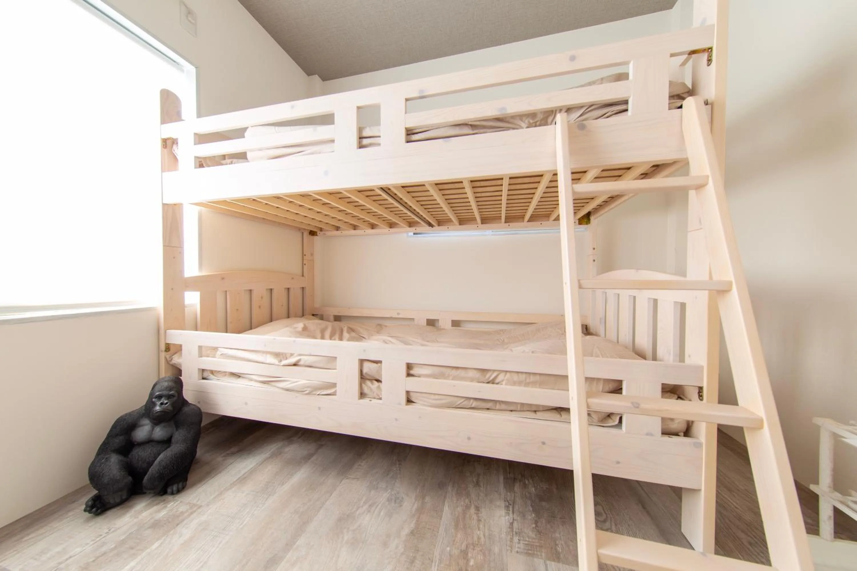 Bed in Guest House GORILLA!