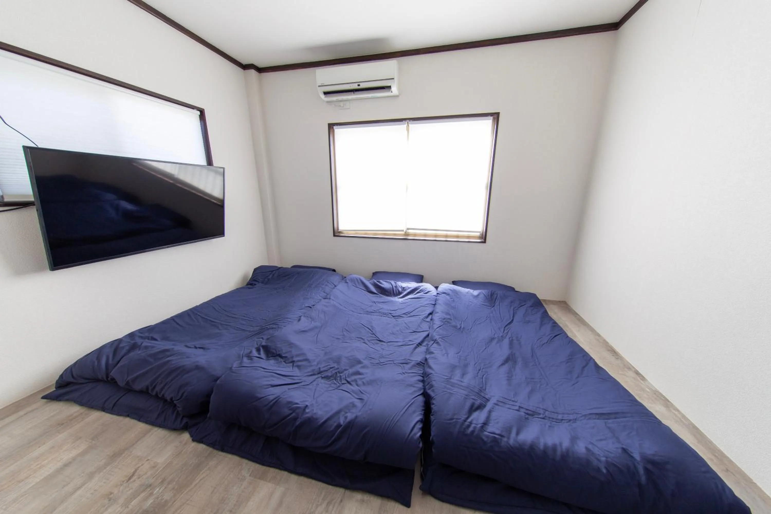 Bed in Guest House GORILLA!