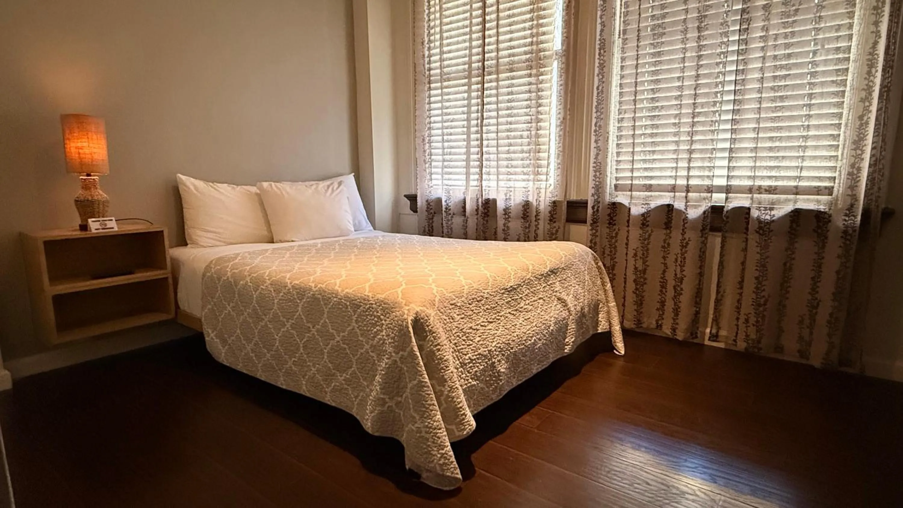 Bed in Touchstone Hotel - City Center