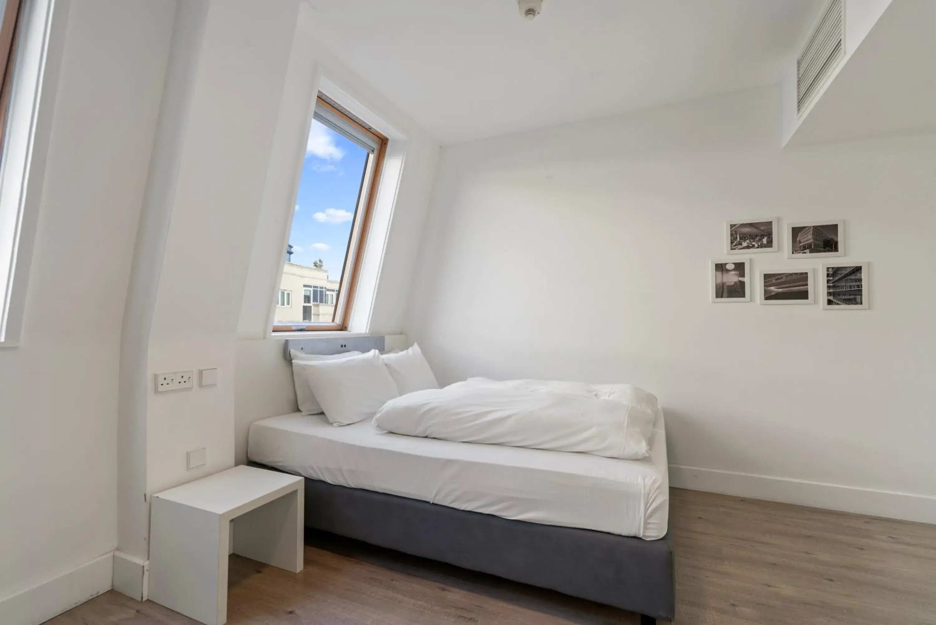 Bed in mk hotel london Bed in mk hotel london