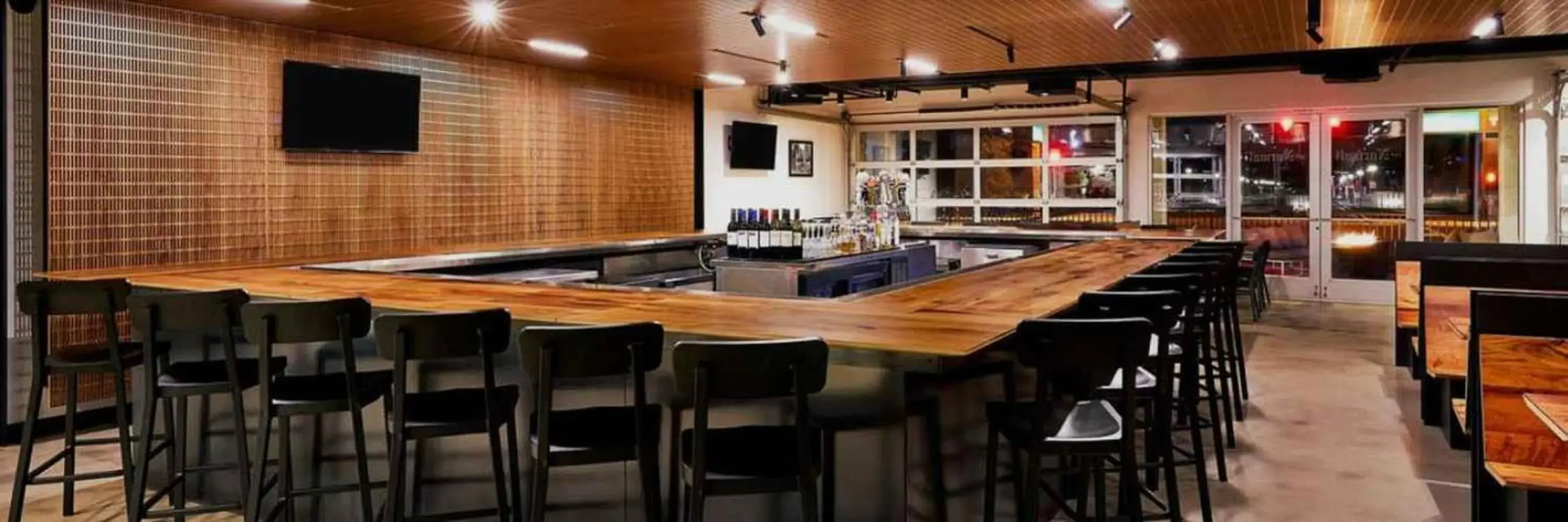 Lounge or bar in Graduate by Hilton Tempe Lounge or bar in Graduate by Hilton Tempe