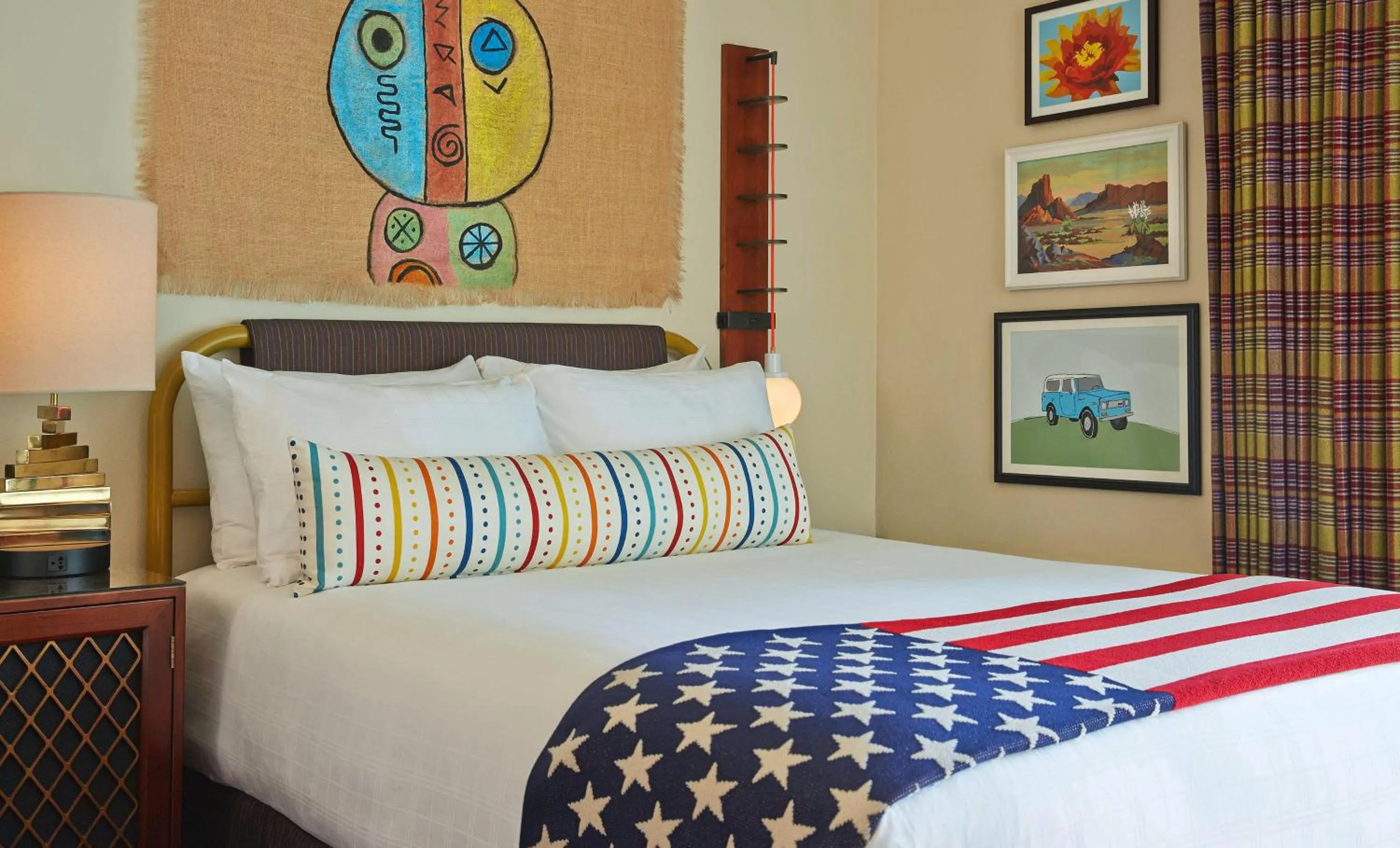 Bed in Graduate by Hilton Tempe