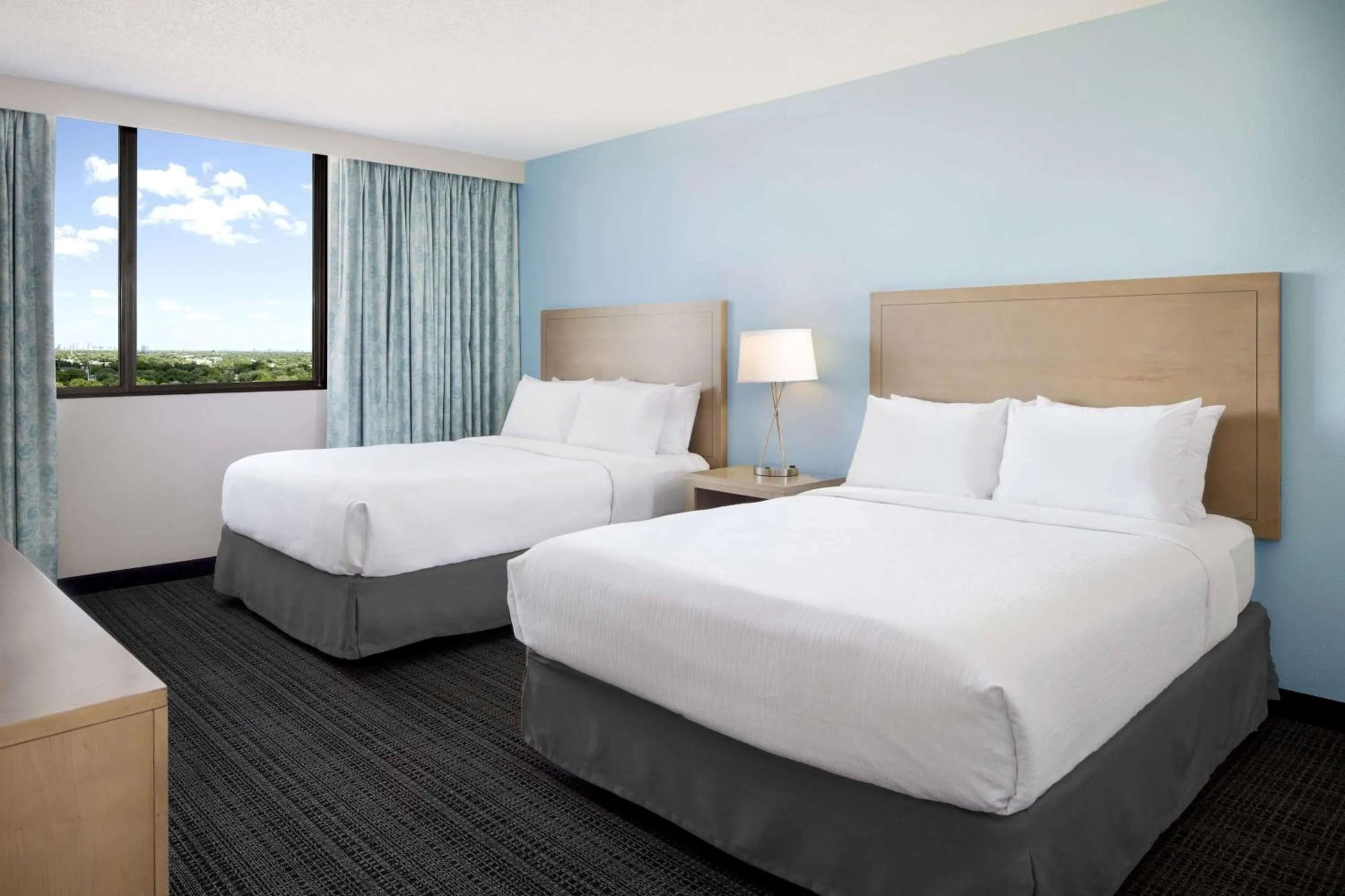 Bed in Embassy Suites by Hilton Tampa Airport Westshore
