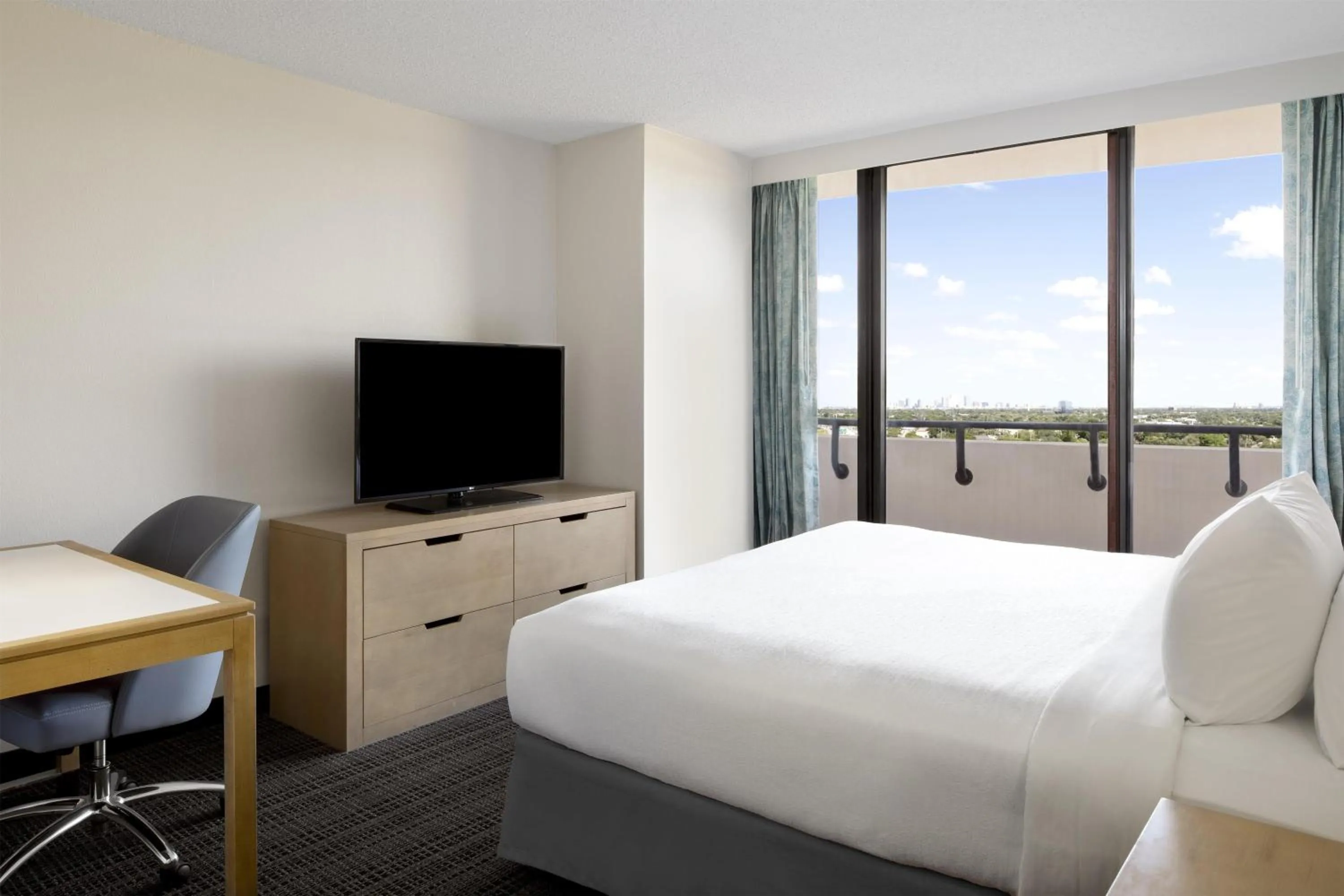 Bed in Embassy Suites by Hilton Tampa Airport Westshore