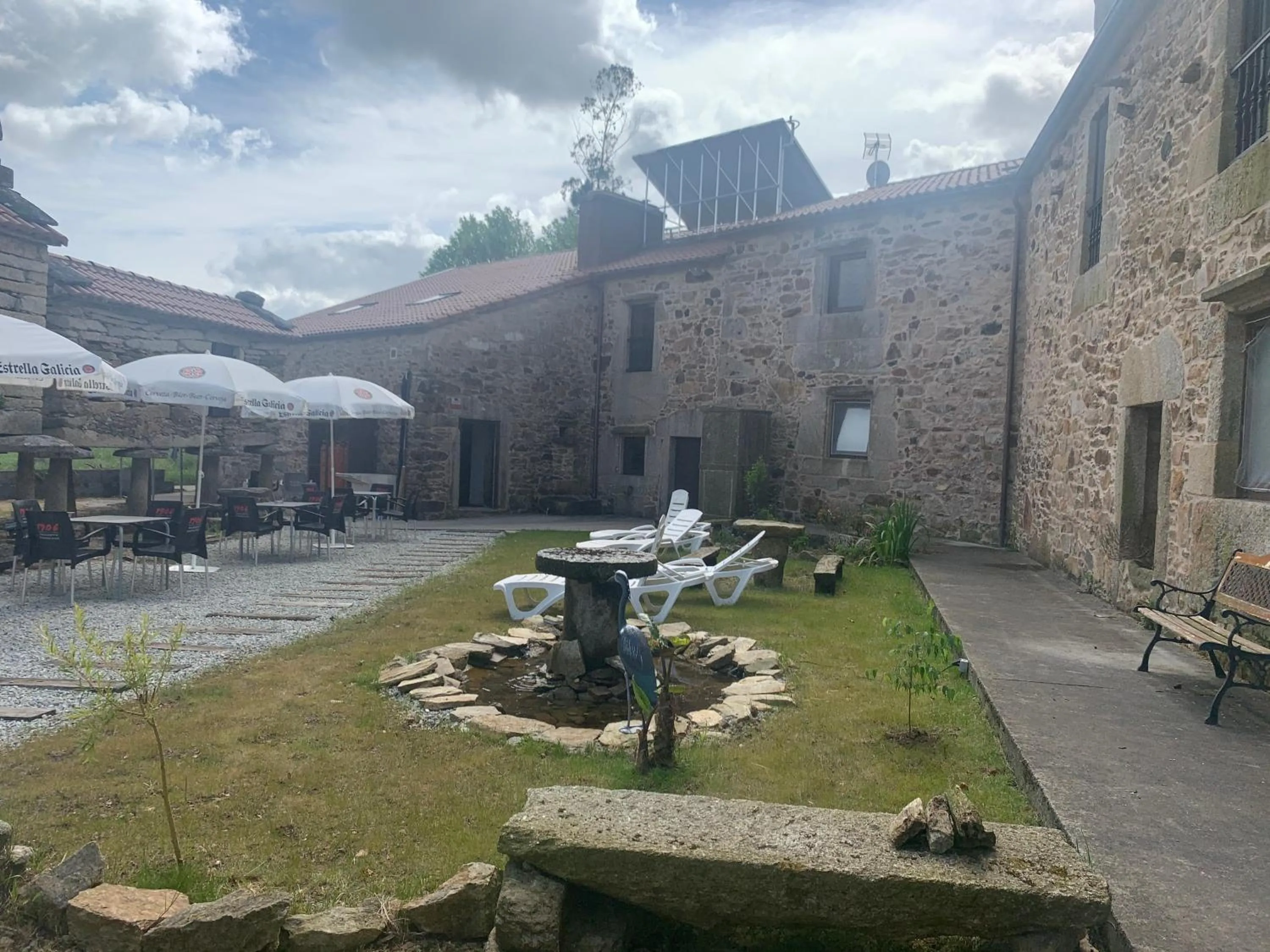 Patio in Albergue Ponte Olveira