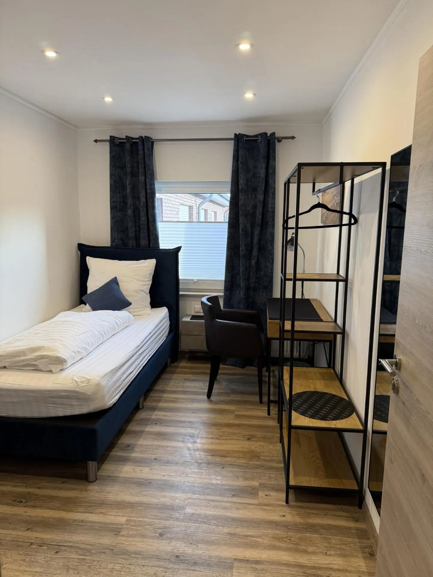 Bed in Hotel Zur Post