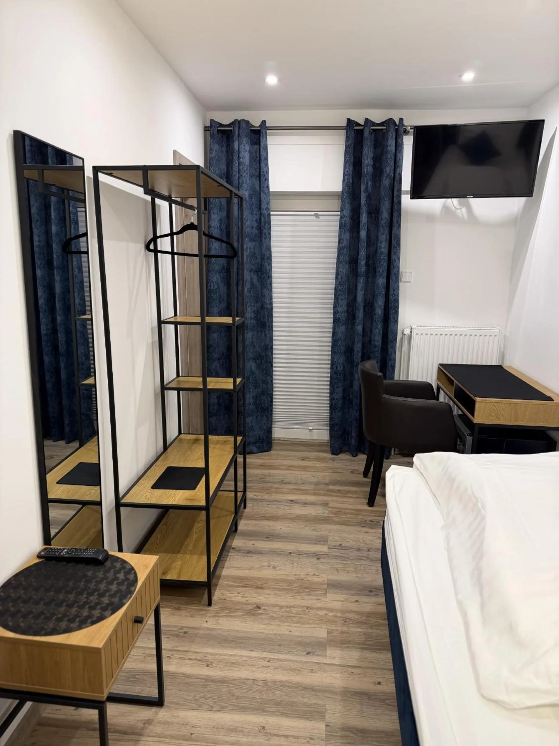 Bed in Hotel Zur Post