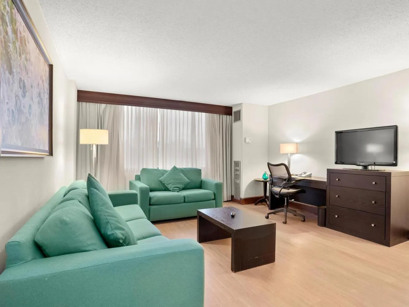 TV and multimedia in The Armon Stamford Hotel & Conference Center