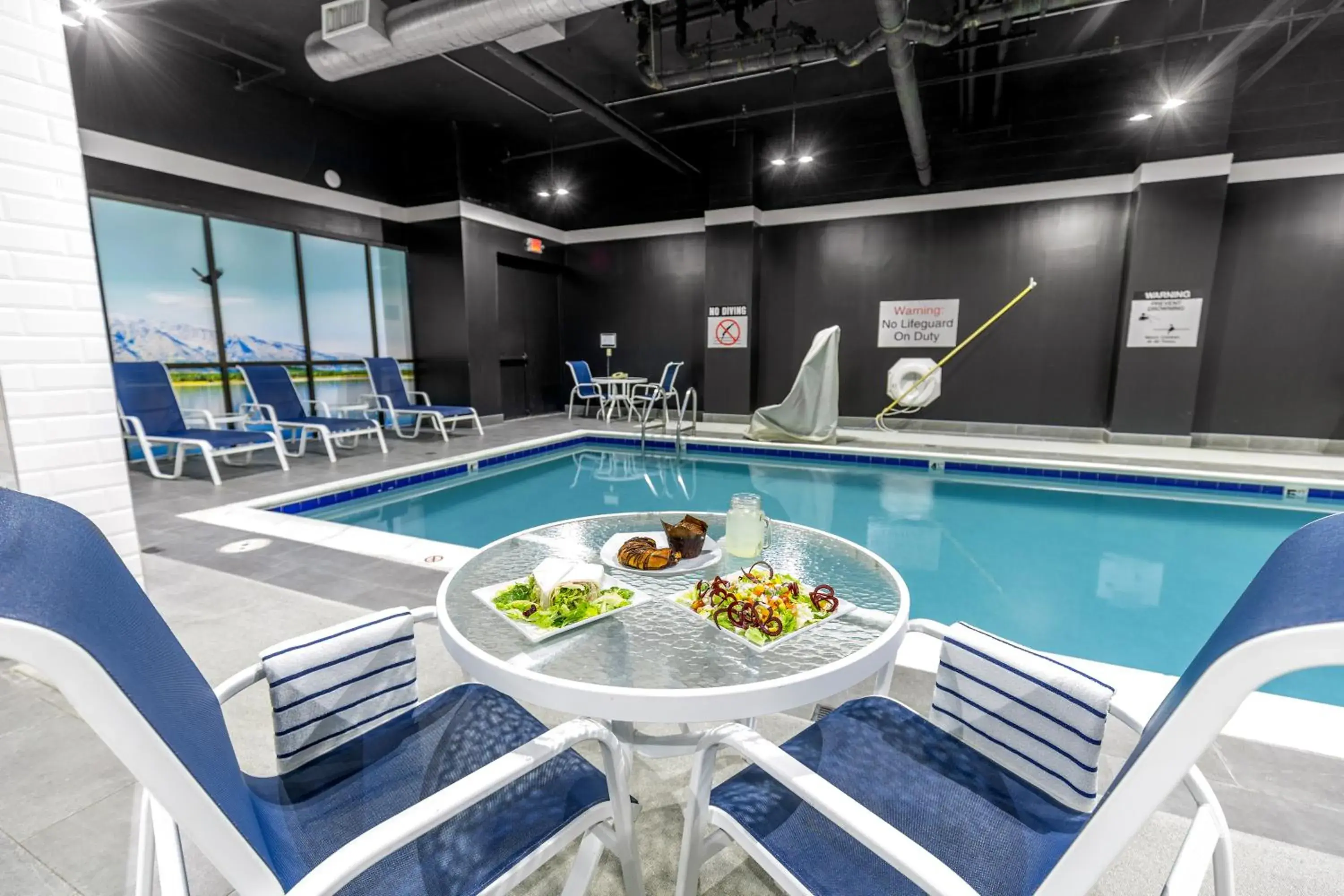 Swimming pool in The Armon Stamford Hotel & Conference Center Swimming pool in The Armon Stamford Hotel & Conference Center