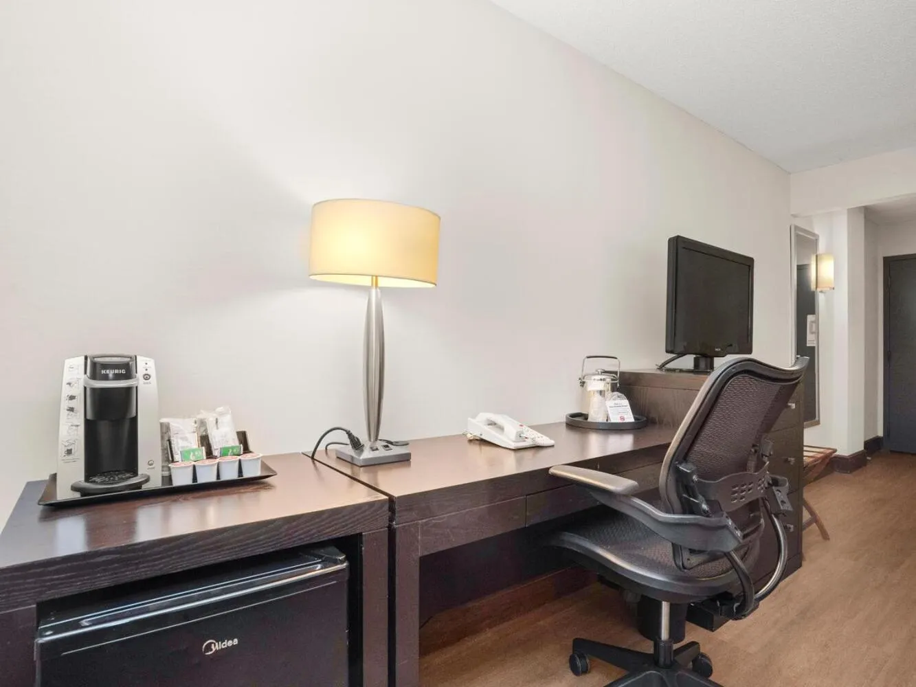 TV and multimedia in The Armon Stamford Hotel & Conference Center