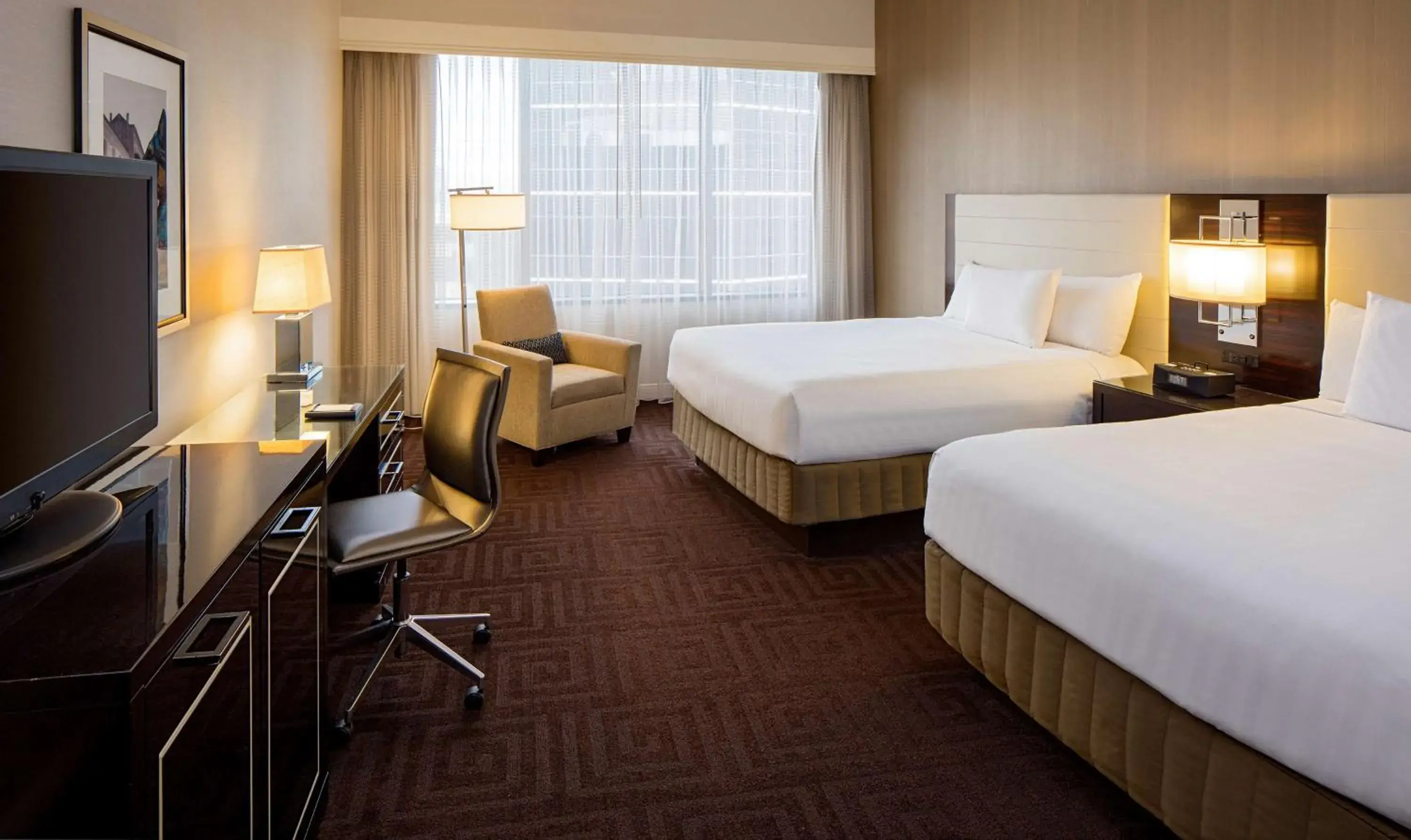 Bedroom, Bed in Hyatt Regency New Orleans Bedroom, Bed in Hyatt Regency New Orleans